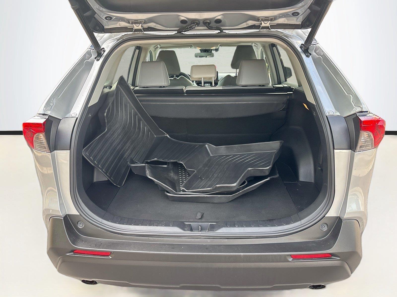 2021 Toyota RAV4 Hybrid XLE Premium