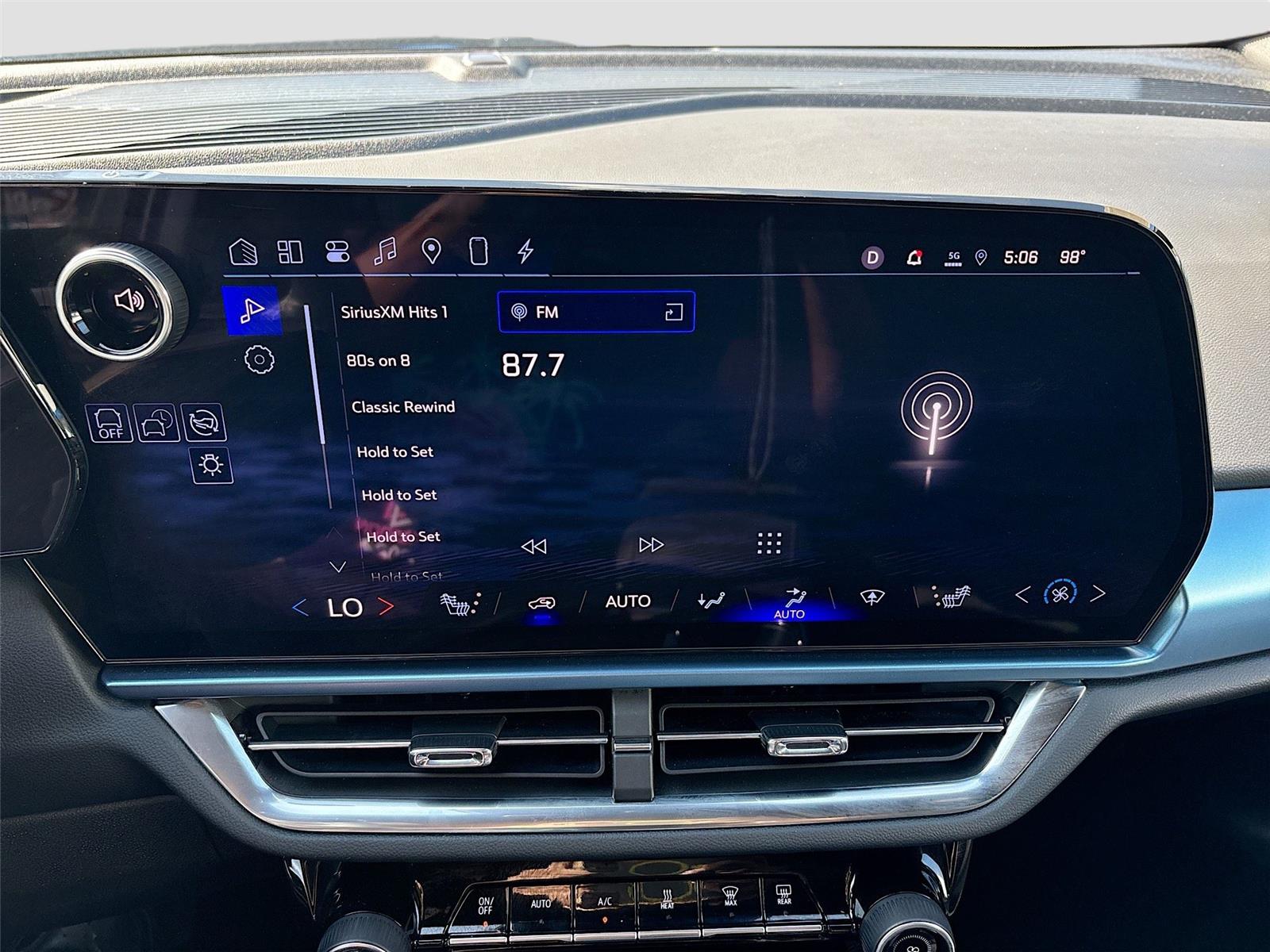 2024 Chevrolet Equinox EV LT