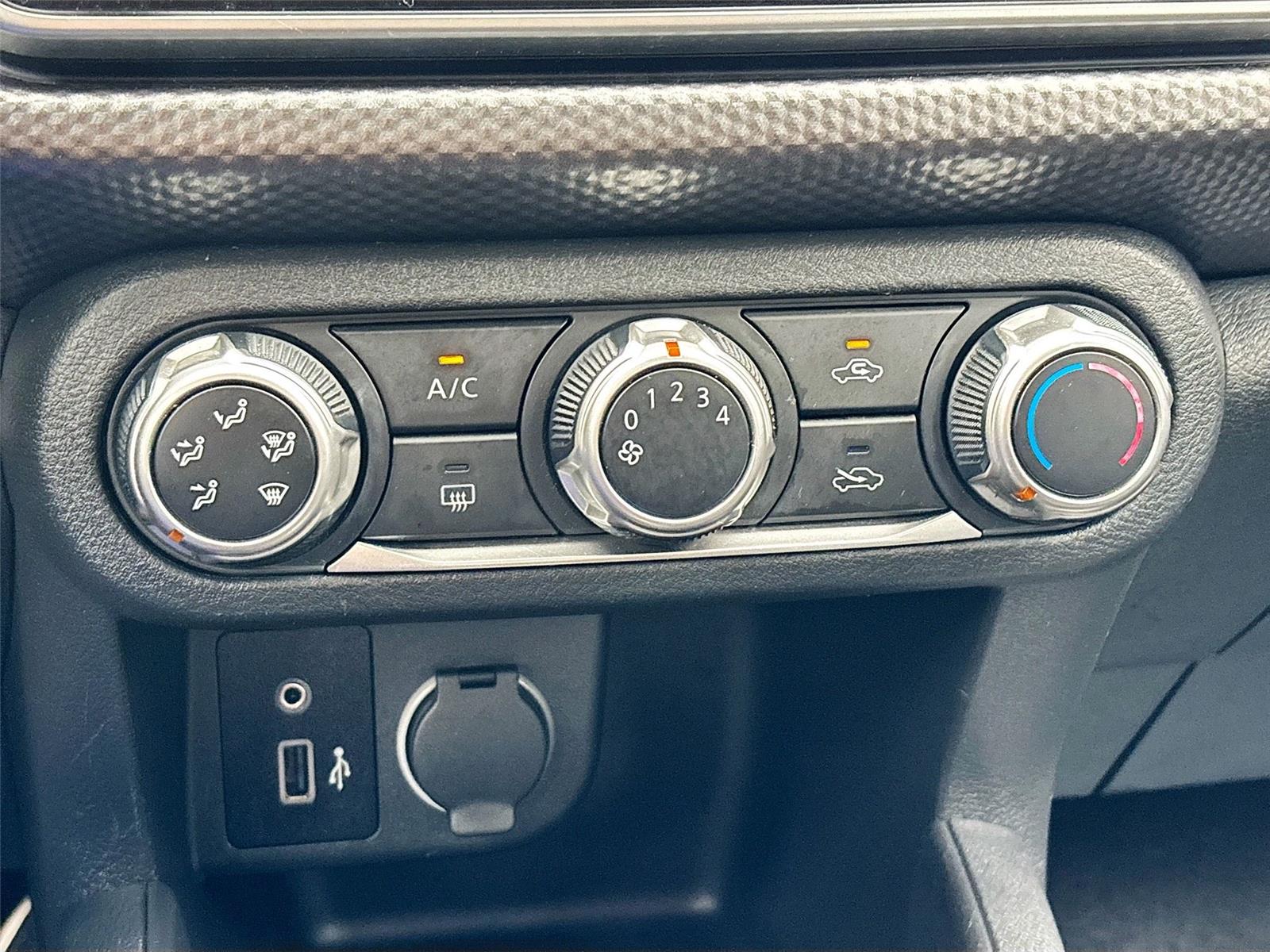 2020 Nissan Kicks S