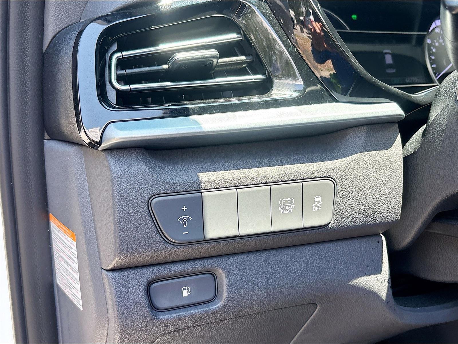 2022 Kia Niro LX