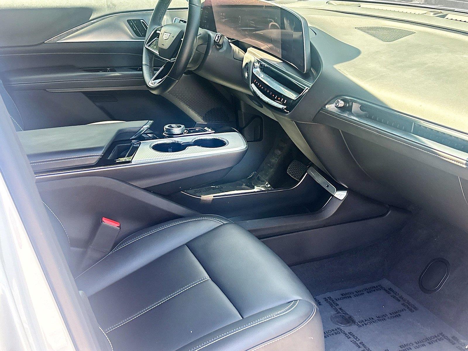 2024 Cadillac LYRIQ Tech