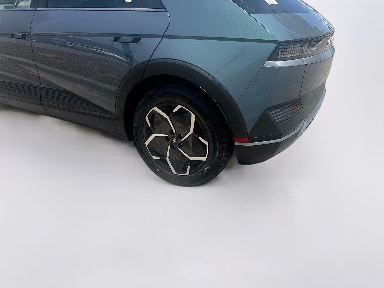 2024 Hyundai IONIQ 5 SE