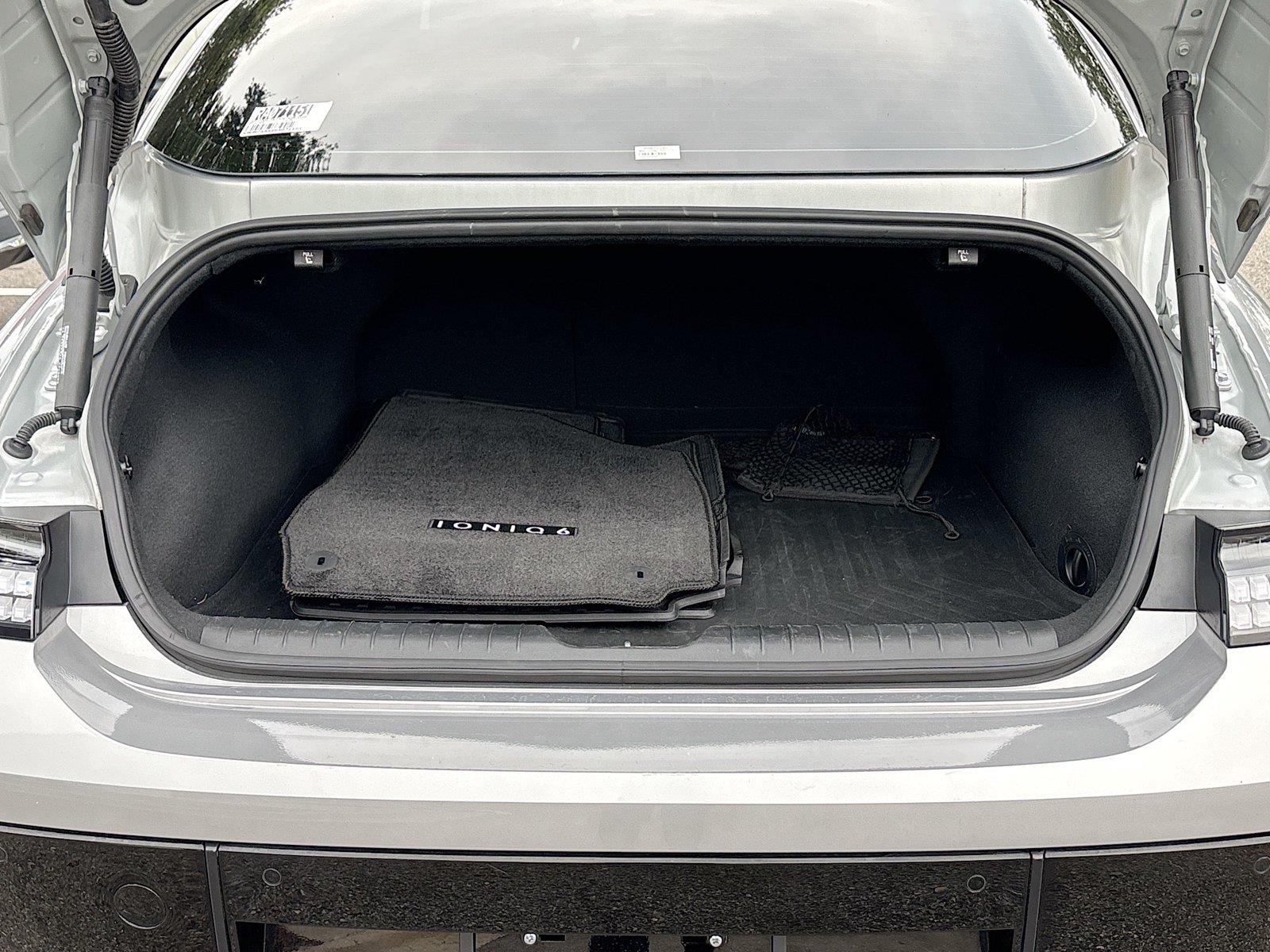 2024 Hyundai IONIQ 6 SE