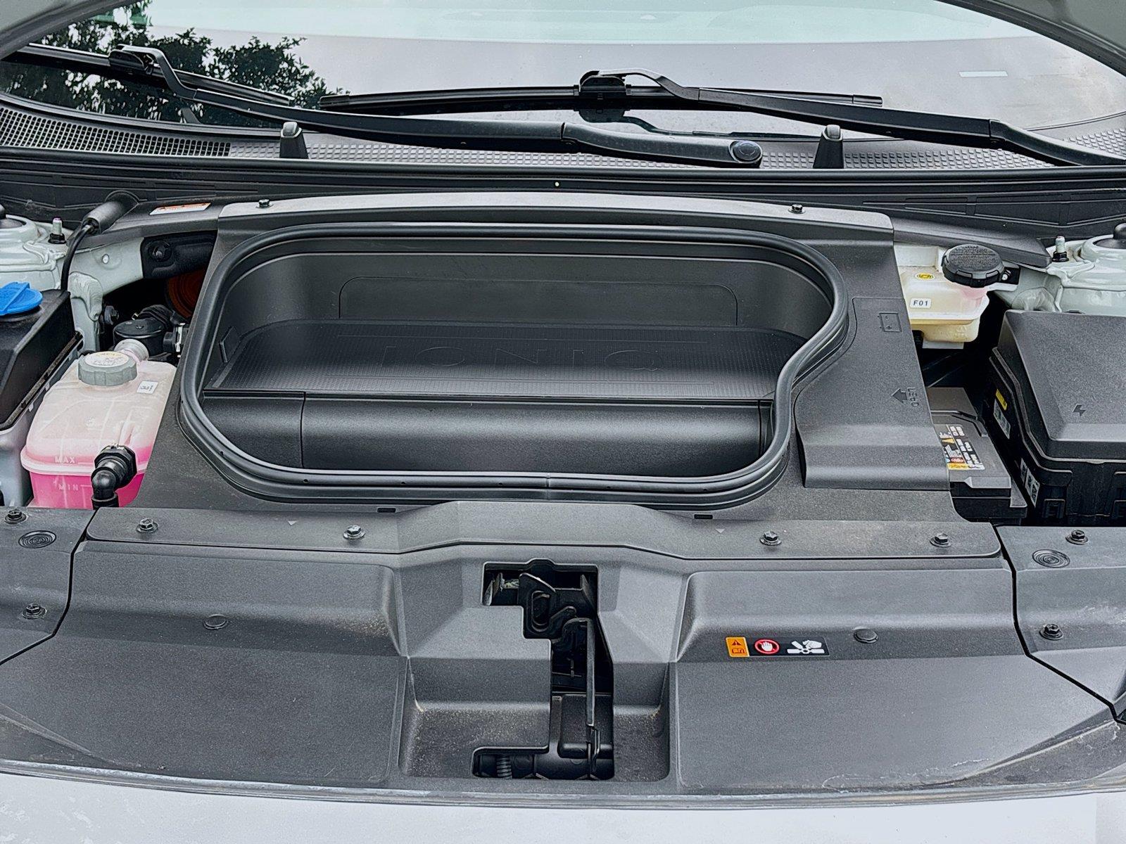 2024 Hyundai IONIQ 6 SE