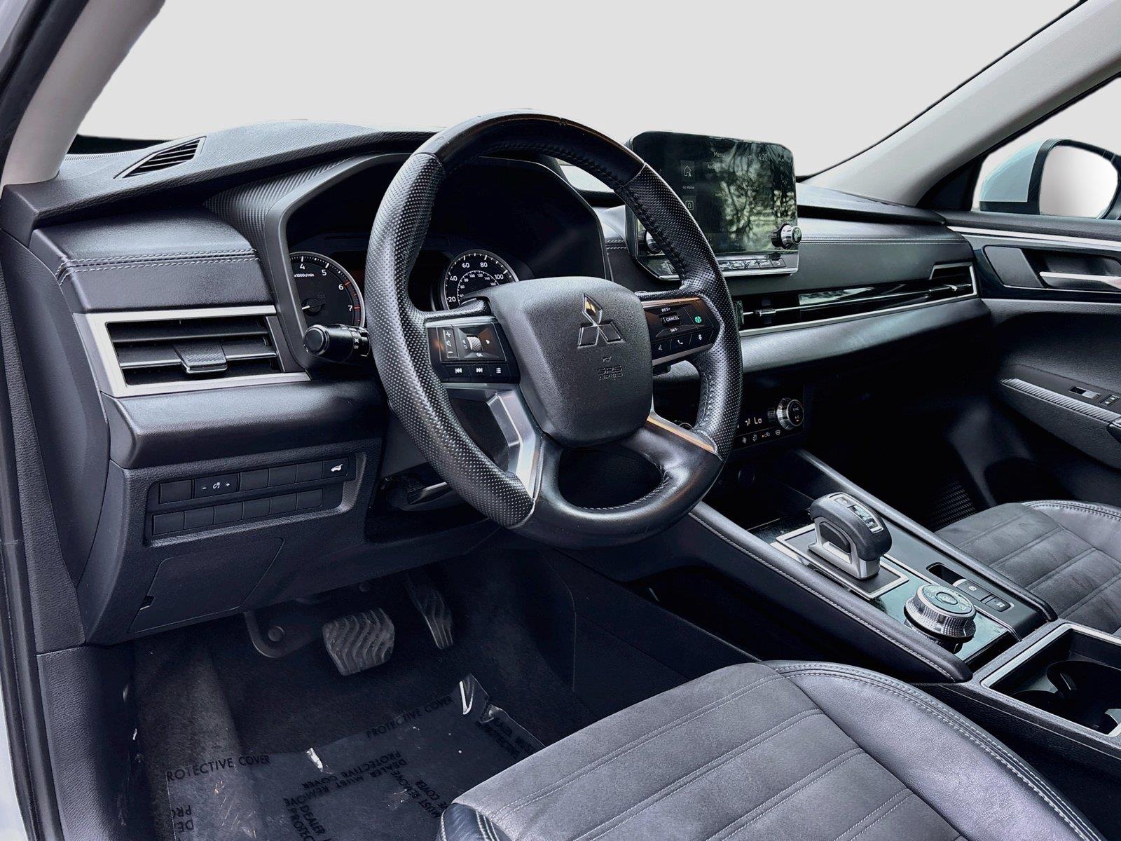 2022 Mitsubishi Outlander SE