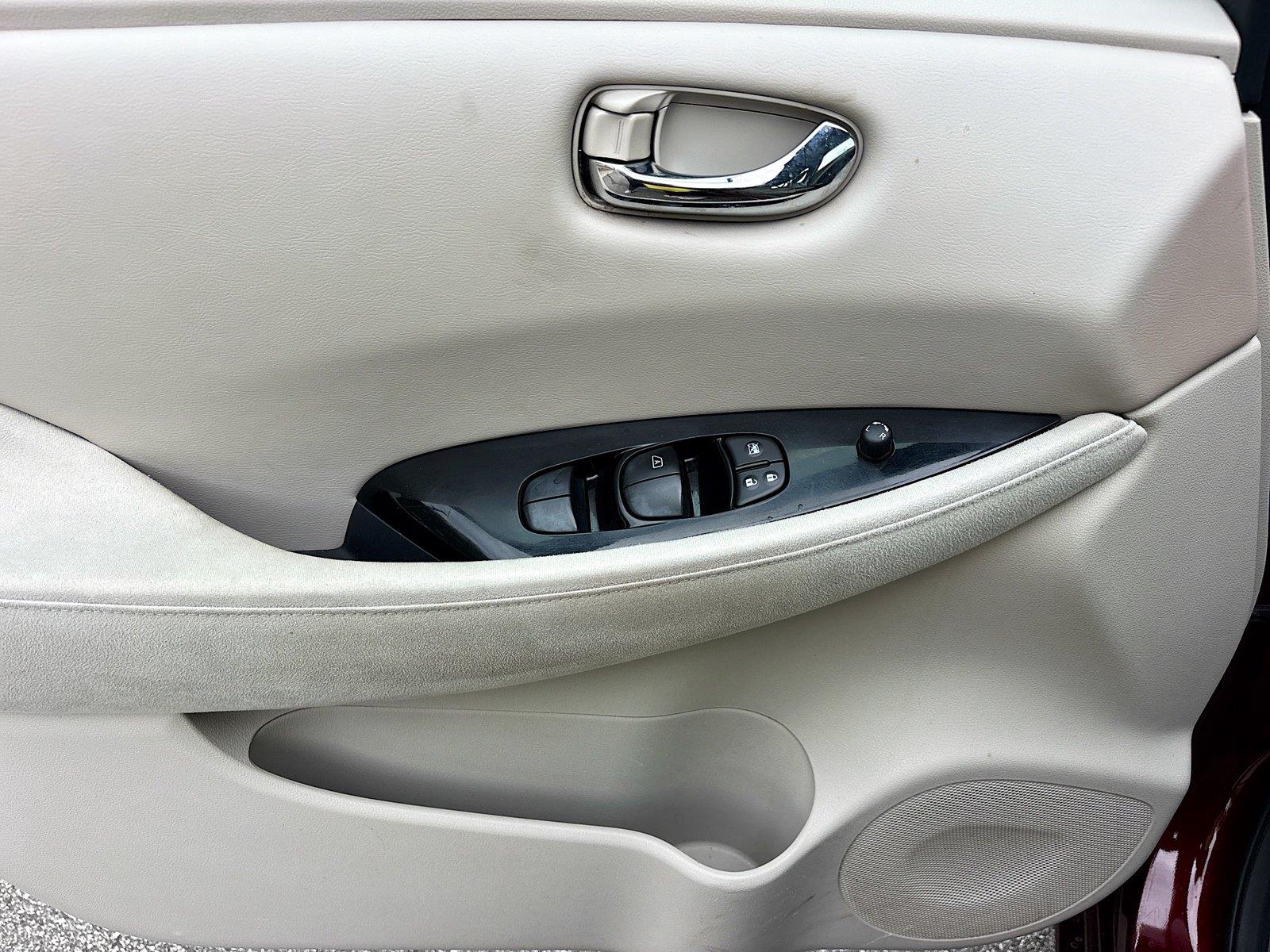 2016 Nissan LEAF SV
