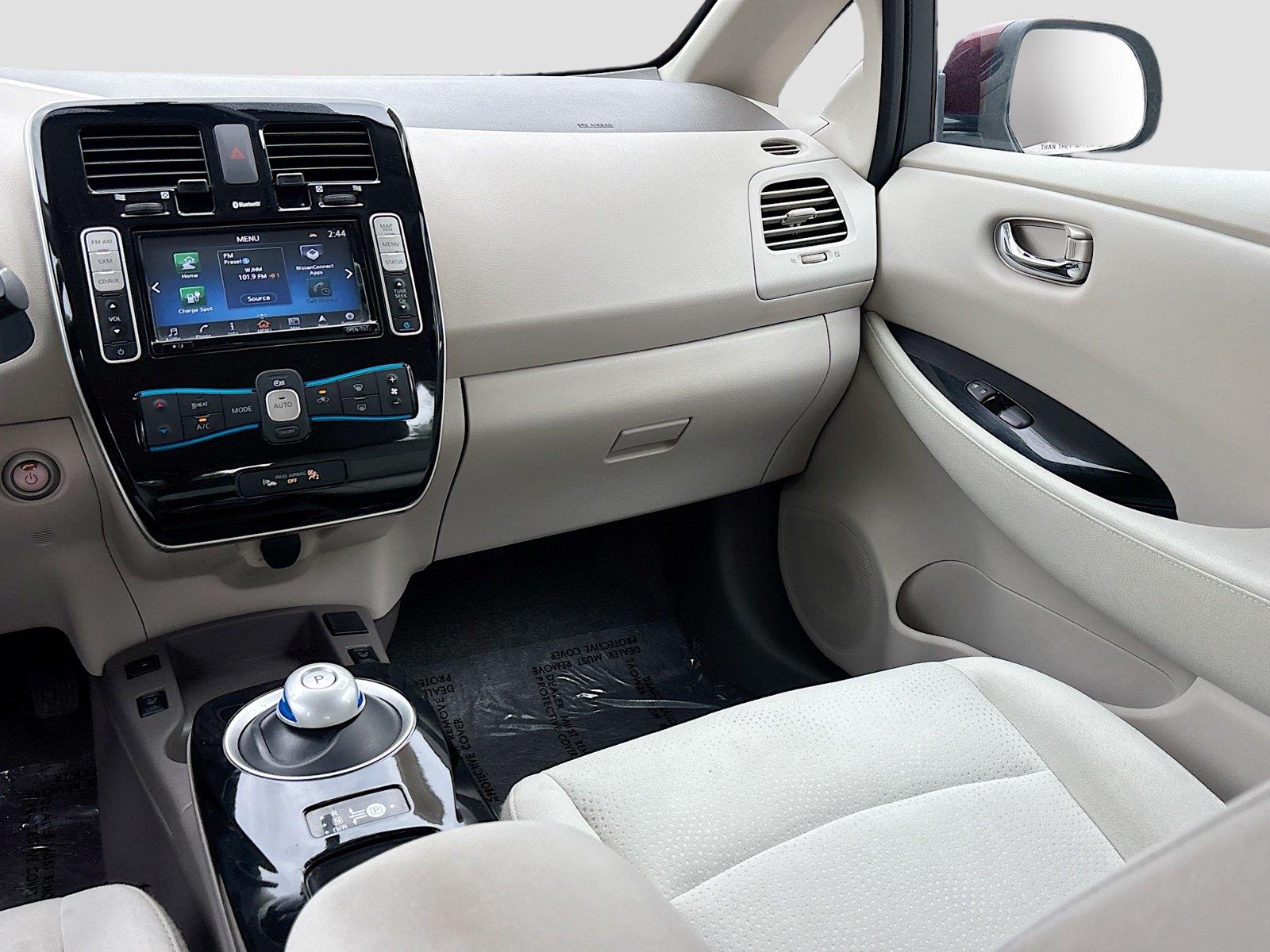 2016 Nissan LEAF SV
