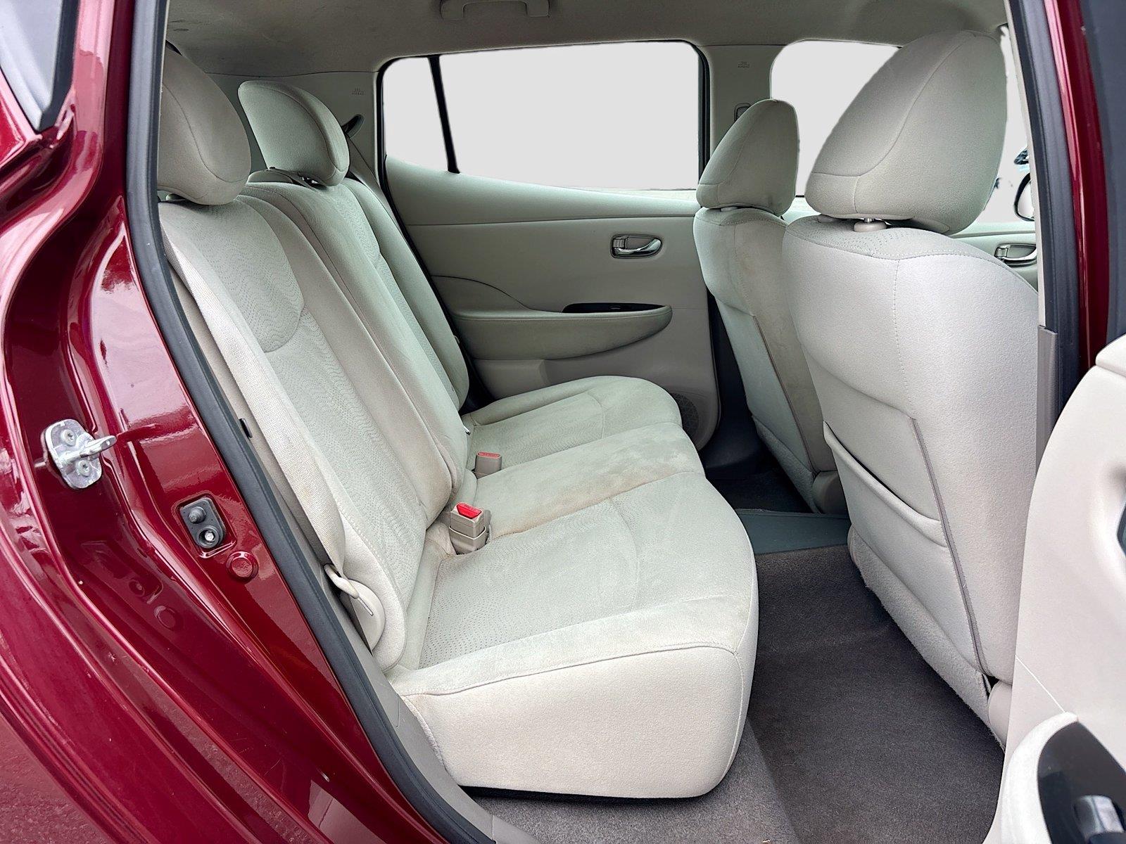 2016 Nissan LEAF SV