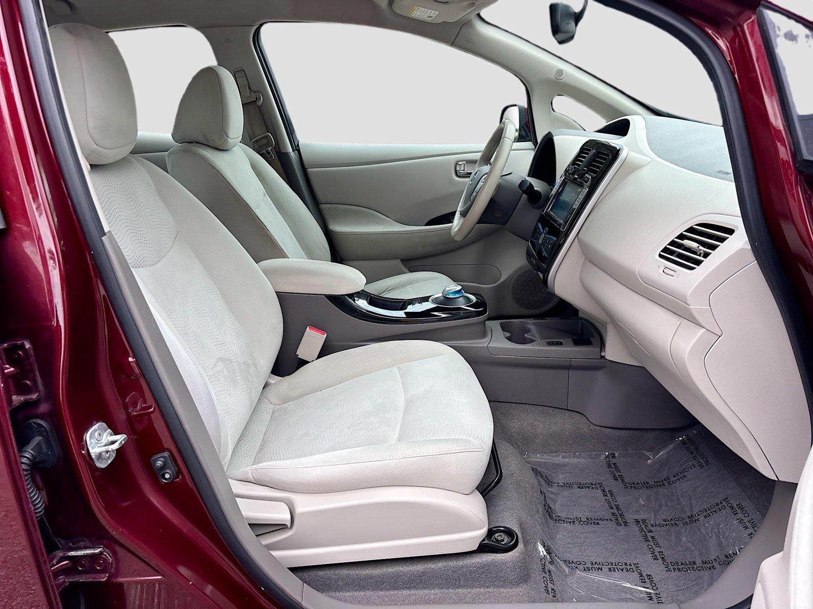 2016 Nissan LEAF SV