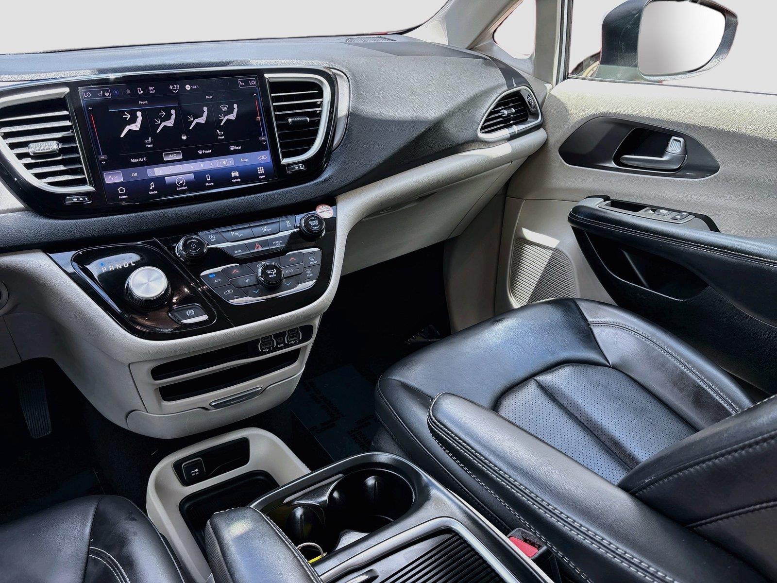 2023 Chrysler Pacifica Touring L