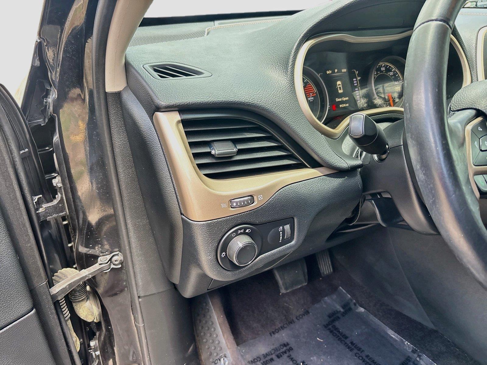 2016 Jeep Cherokee Altitude