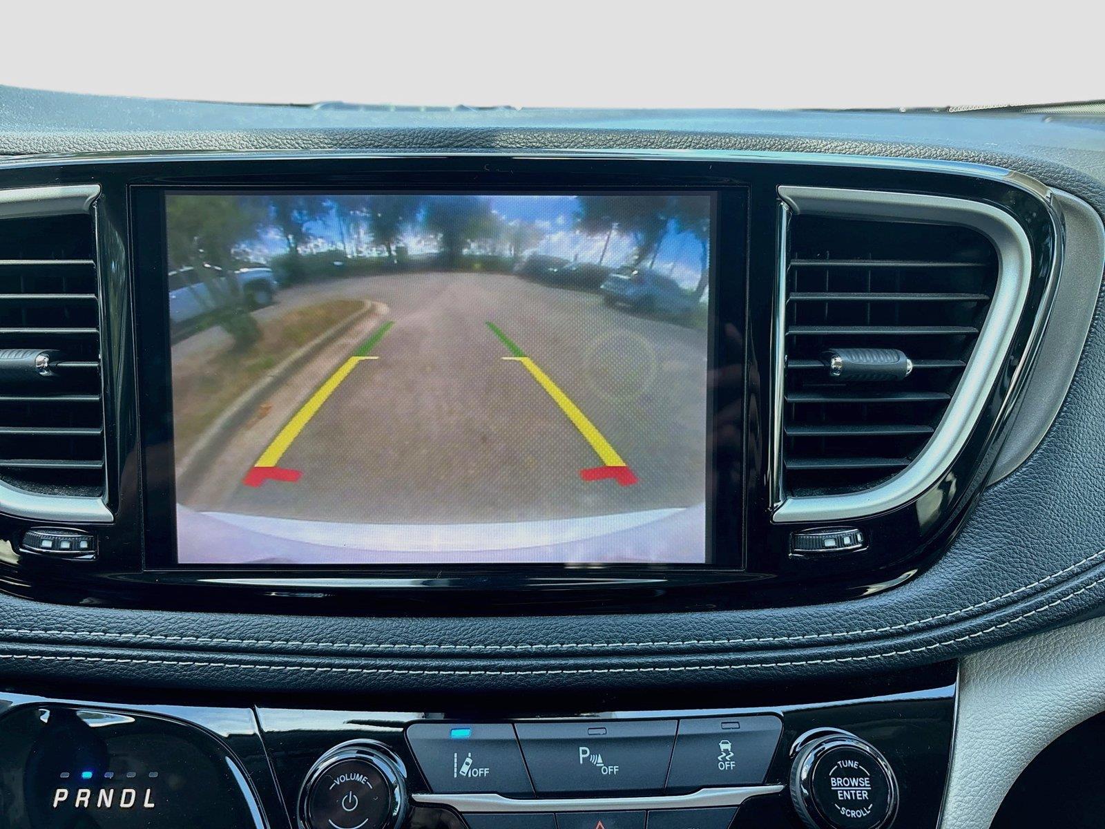 2023 Chrysler Pacifica Hybrid Touring L