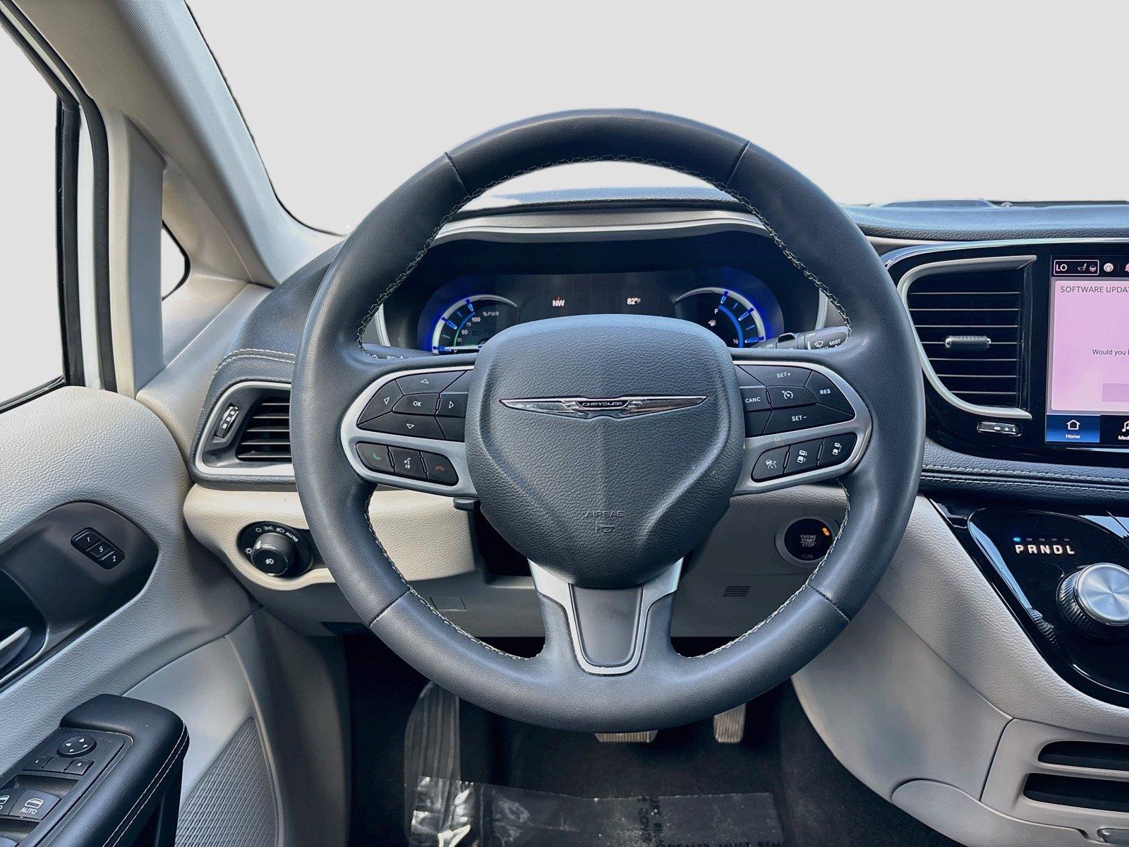 2023 Chrysler Pacifica Hybrid Touring L