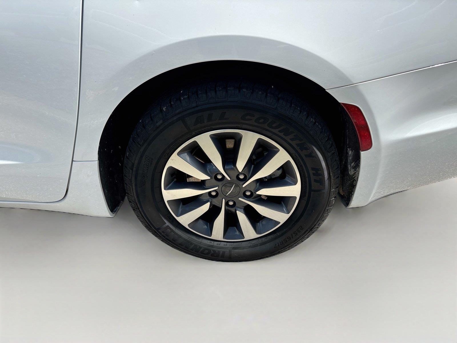 2023 Chrysler Pacifica Hybrid Touring L