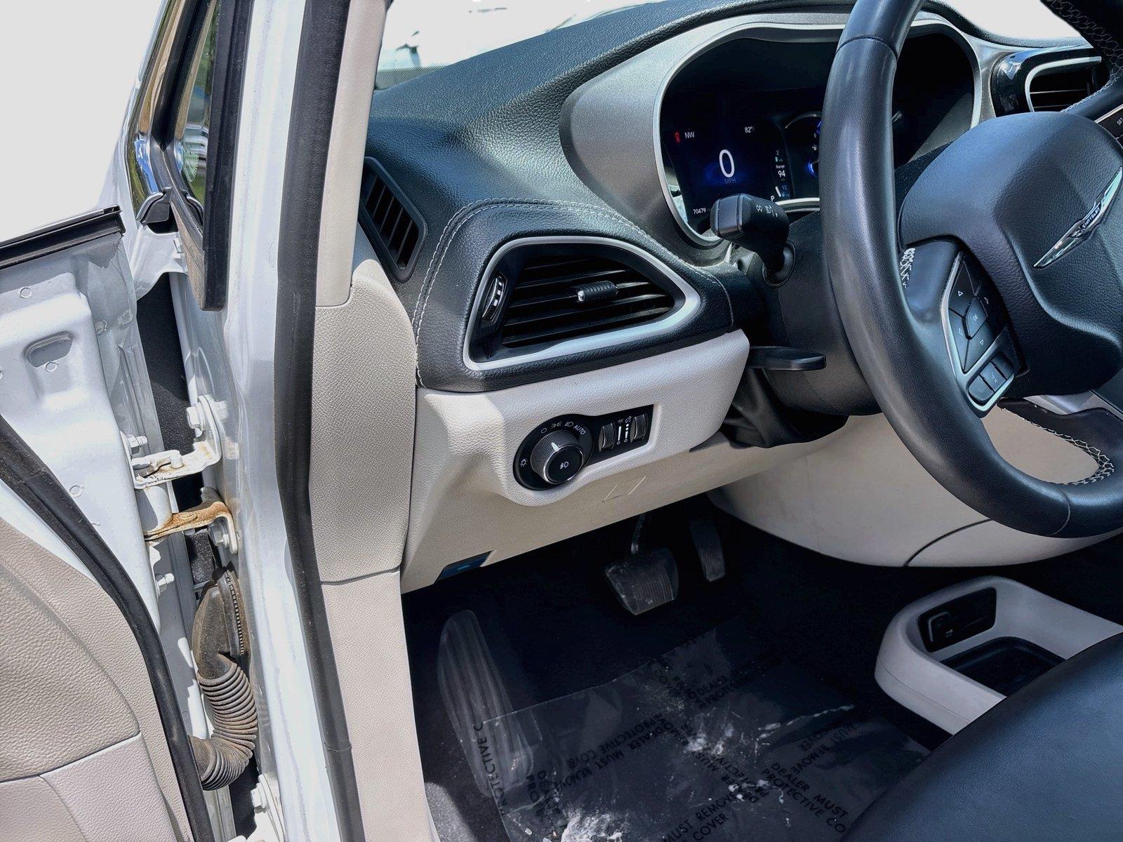 2023 Chrysler Pacifica Hybrid Touring L