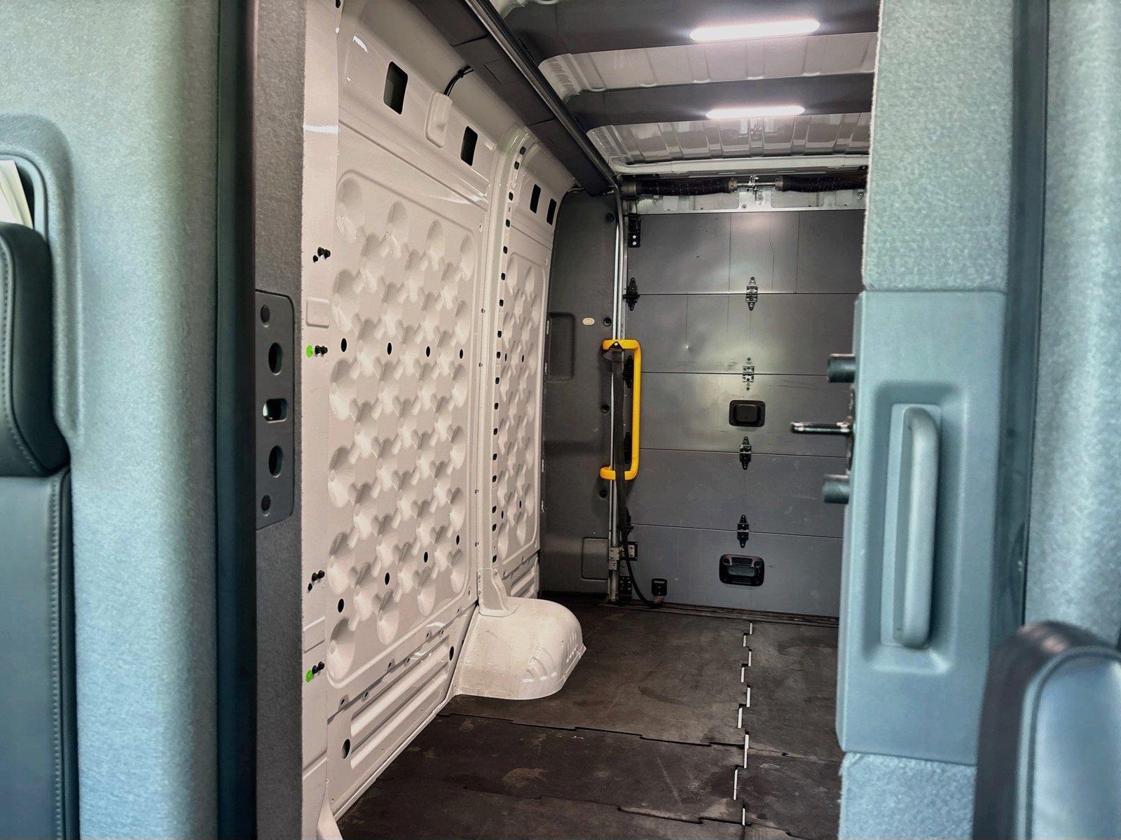 2024 RIVIAN RCV 500