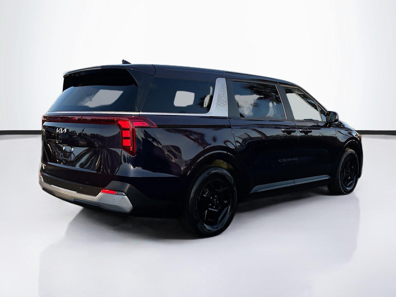 2025 Kia Carnival LXS