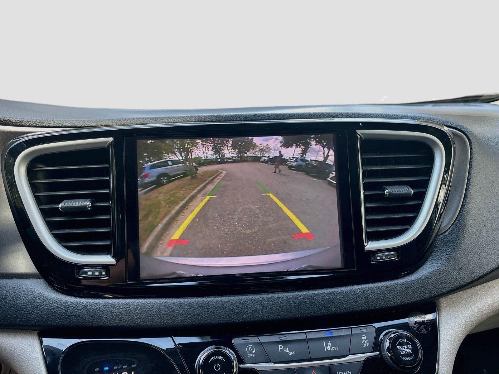 2021 Chrysler Pacifica Touring L