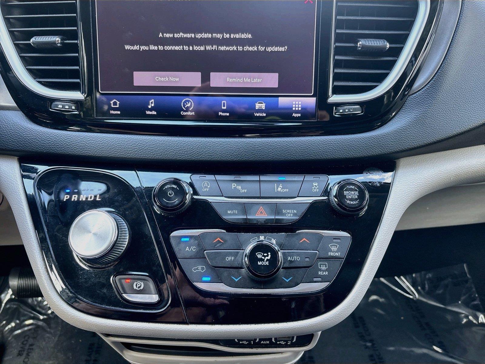 2021 Chrysler Pacifica Touring L