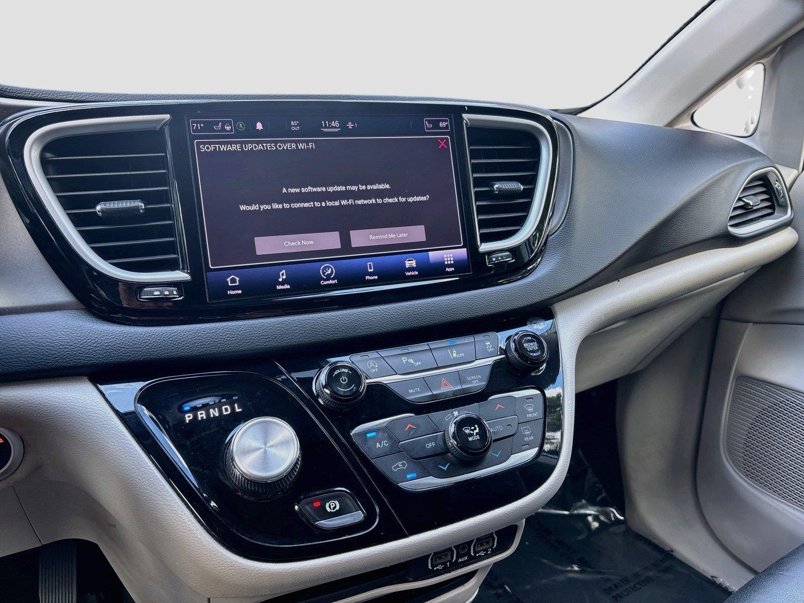 2021 Chrysler Pacifica Touring L