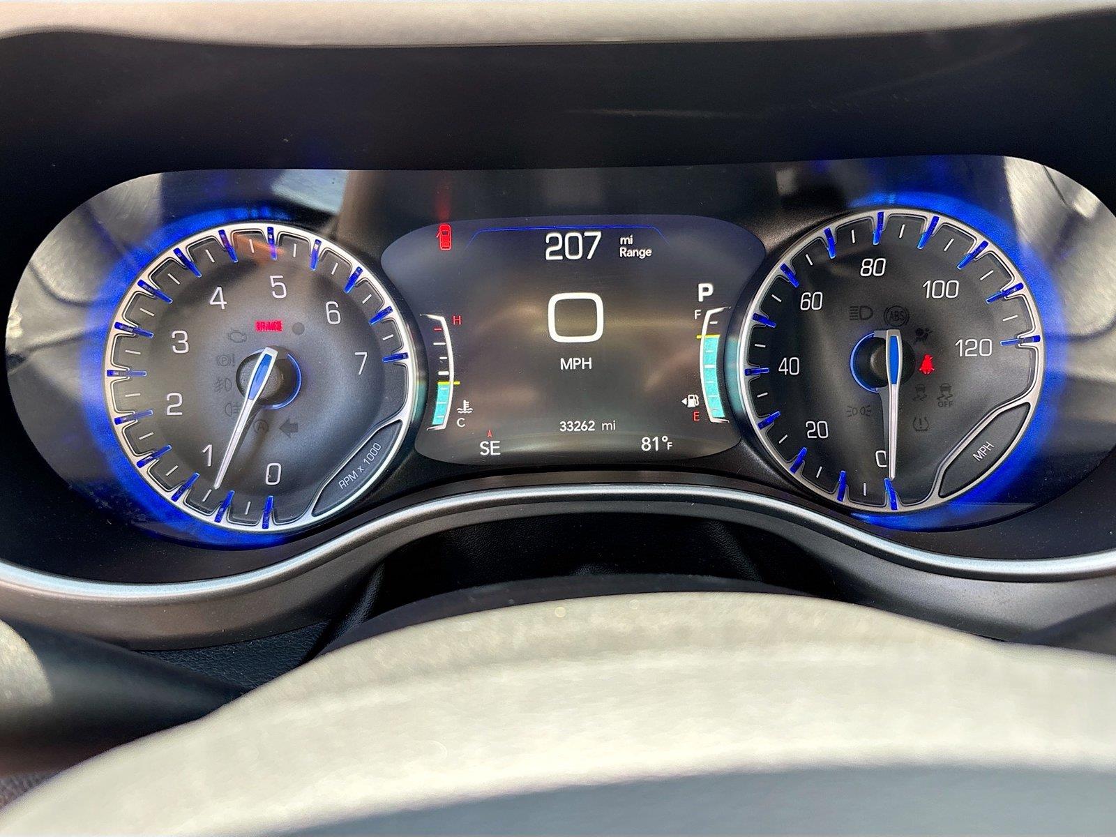 2025 Chrysler Pacifica Select