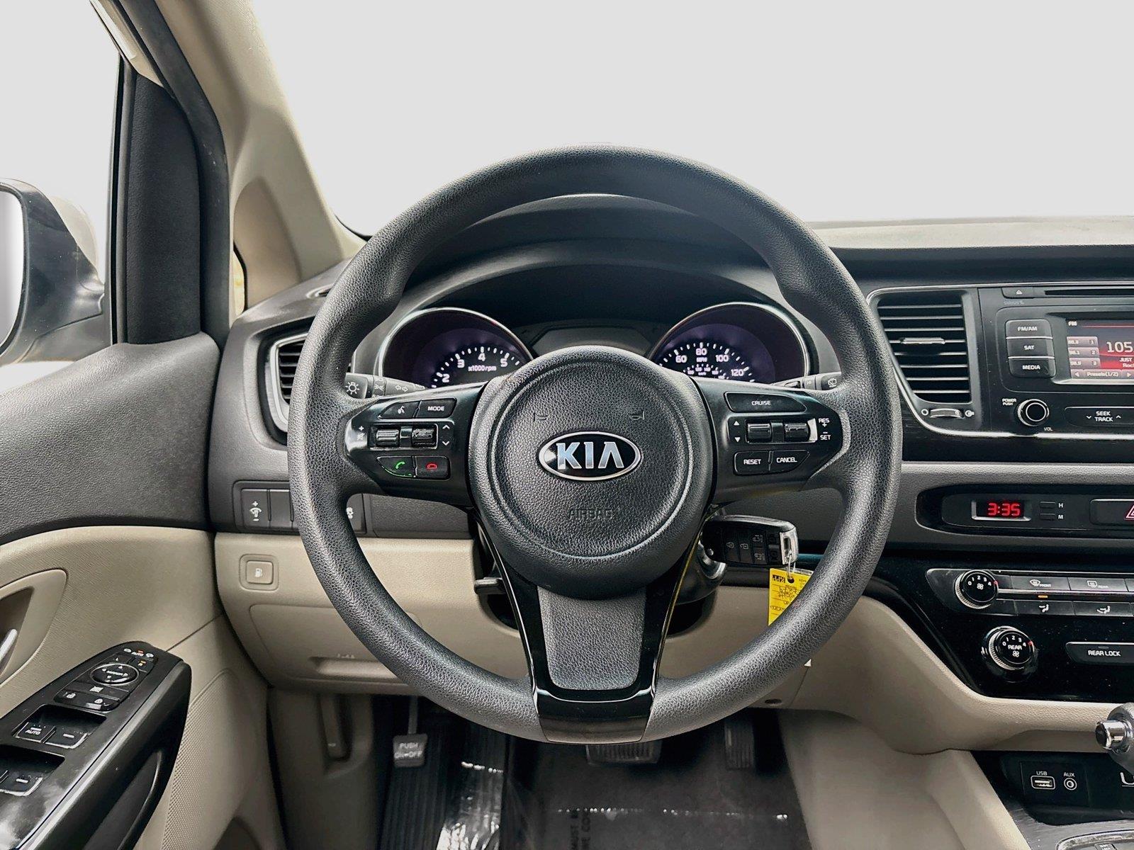 2016 Kia Sedona LX