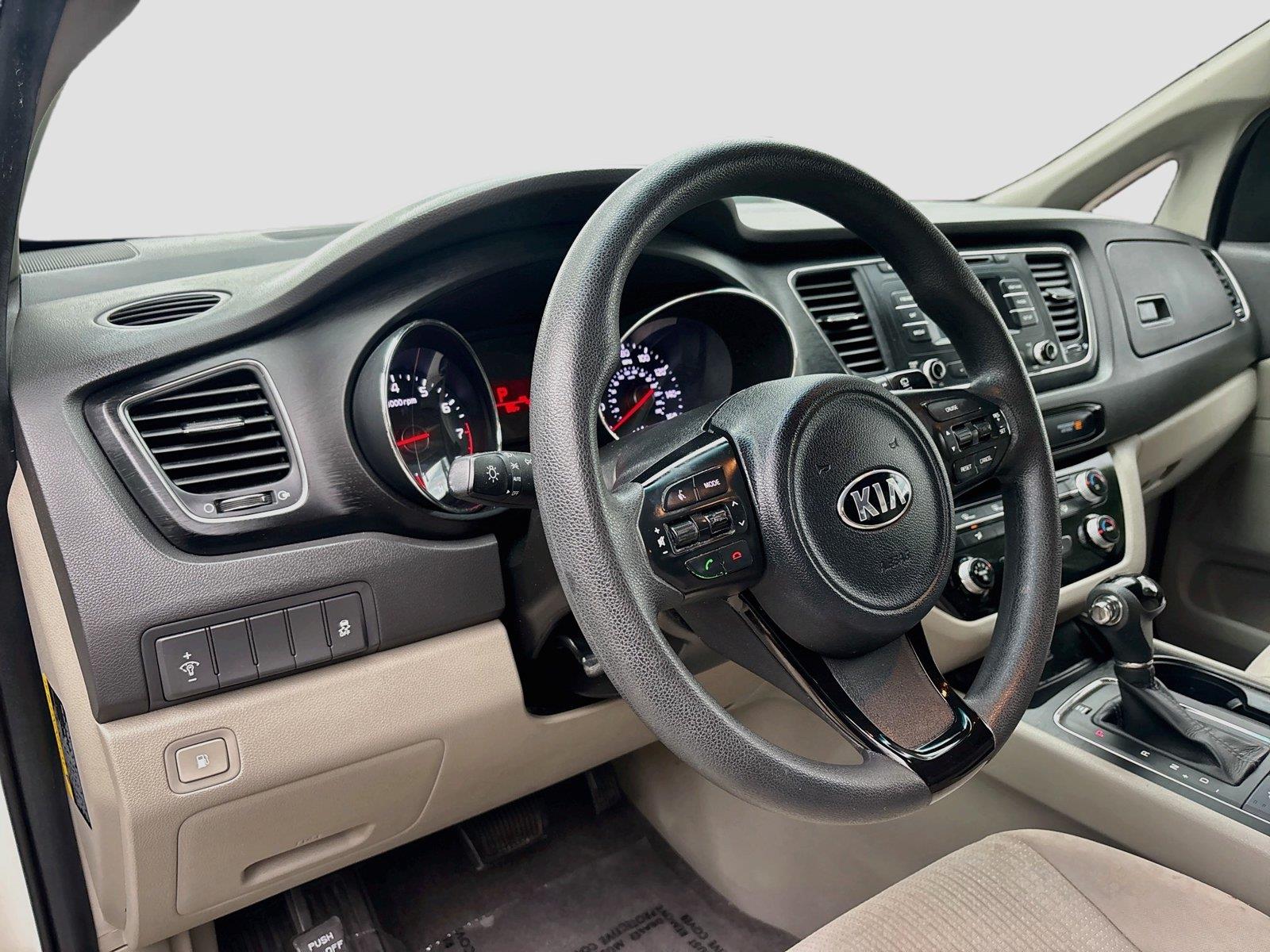 2016 Kia Sedona LX