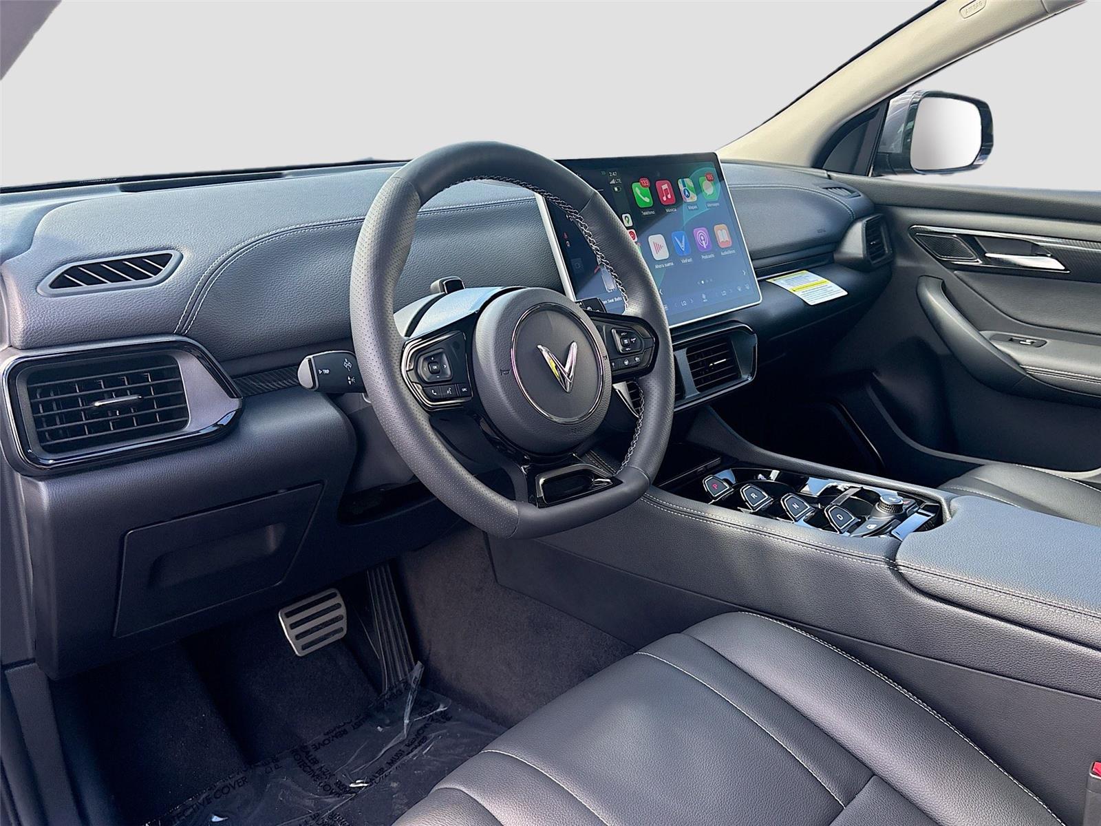 2025 VinFast VF 8 Eco