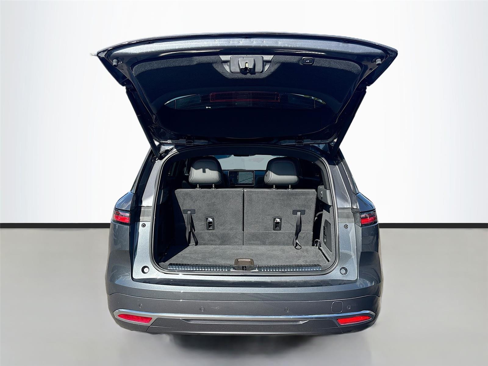 2024 VinFast VF 9 Plus