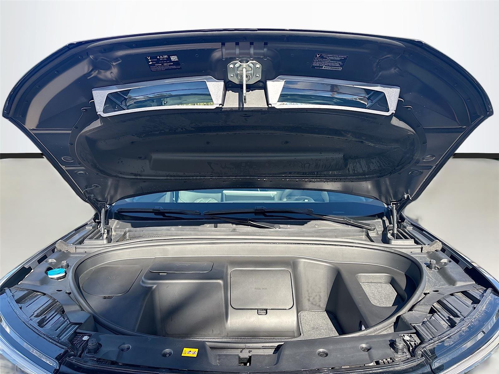 2024 VinFast VF 9 Plus