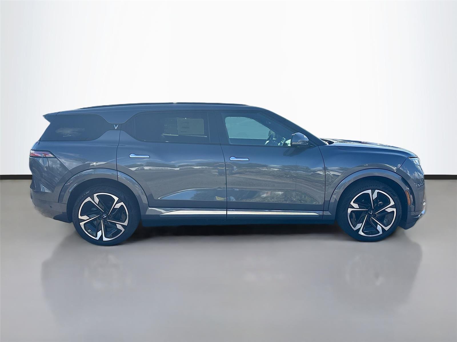 2024 VinFast VF 9 Plus