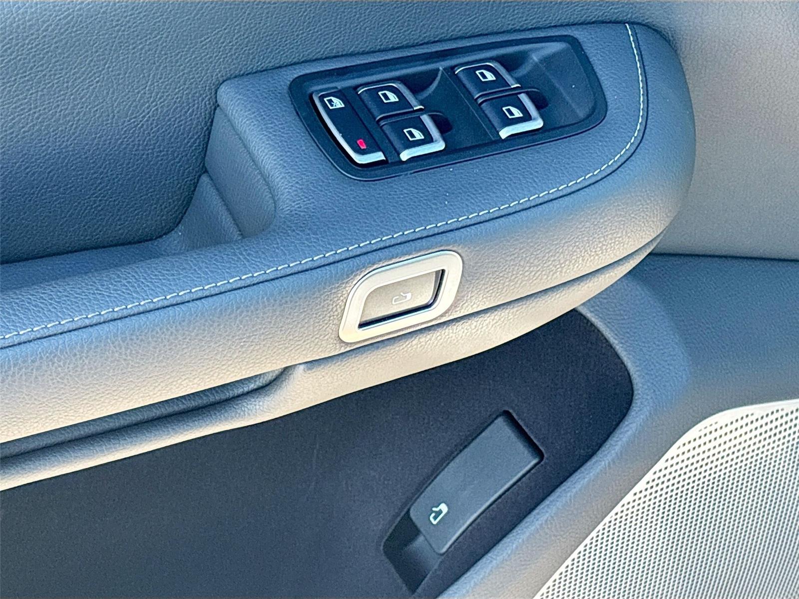 2024 VinFast VF 9 Plus