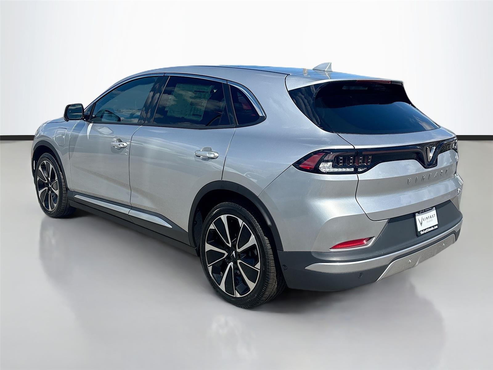 2025 VinFast VF 8 Plus