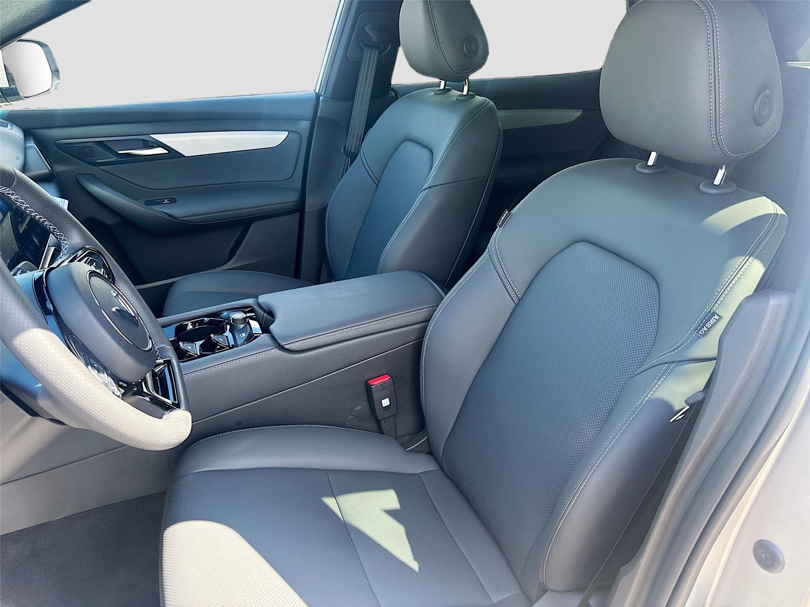 2025 VinFast VF 8 Plus