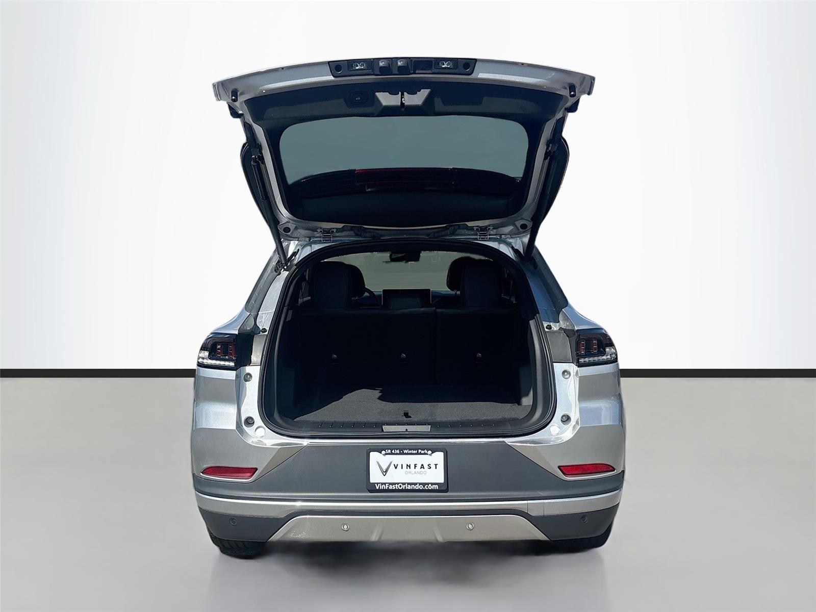 2025 VinFast VF 8 Plus