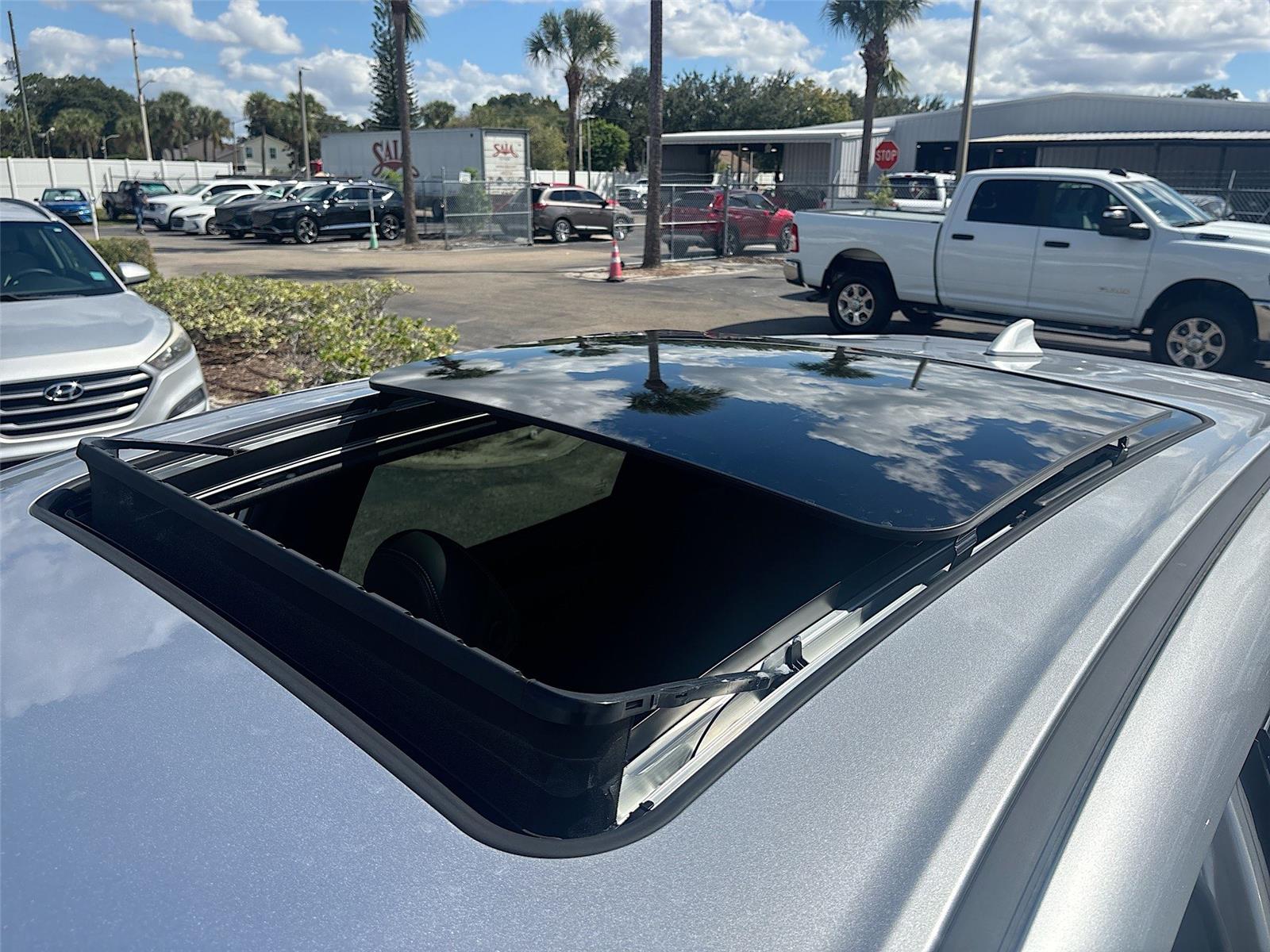 2025 VinFast VF 8 Plus