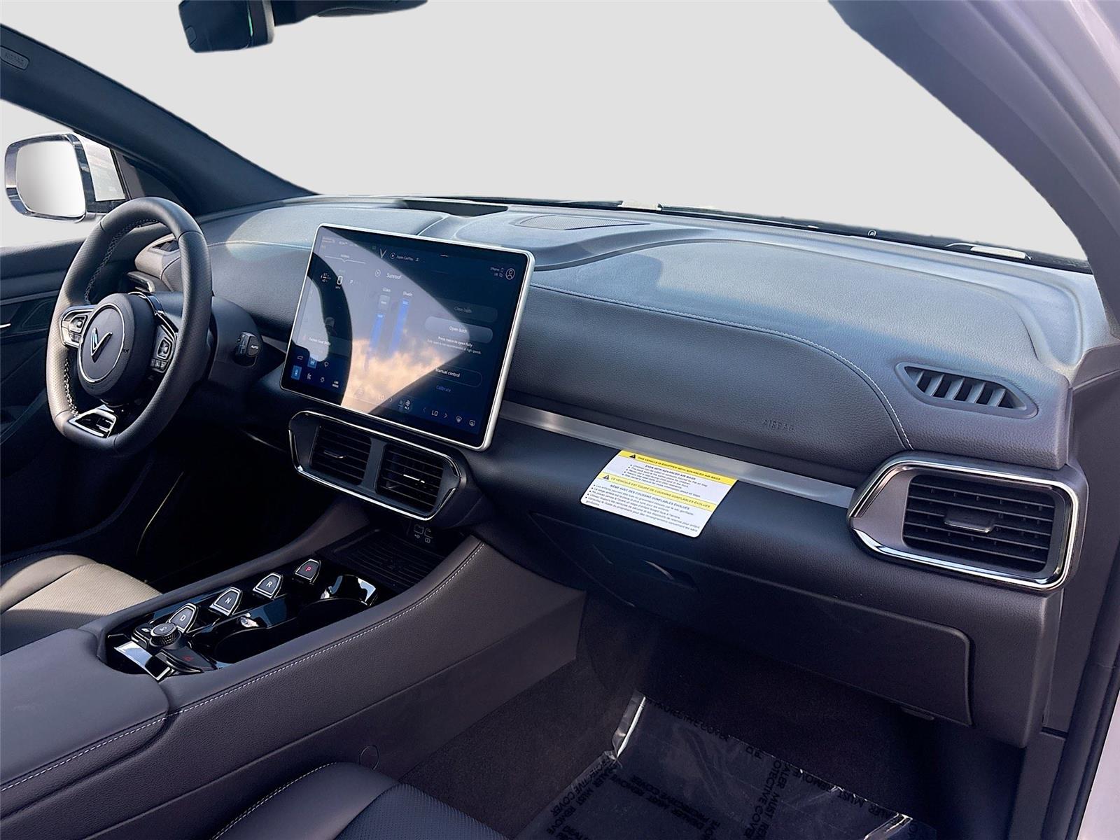 2025 VinFast VF 8 Plus