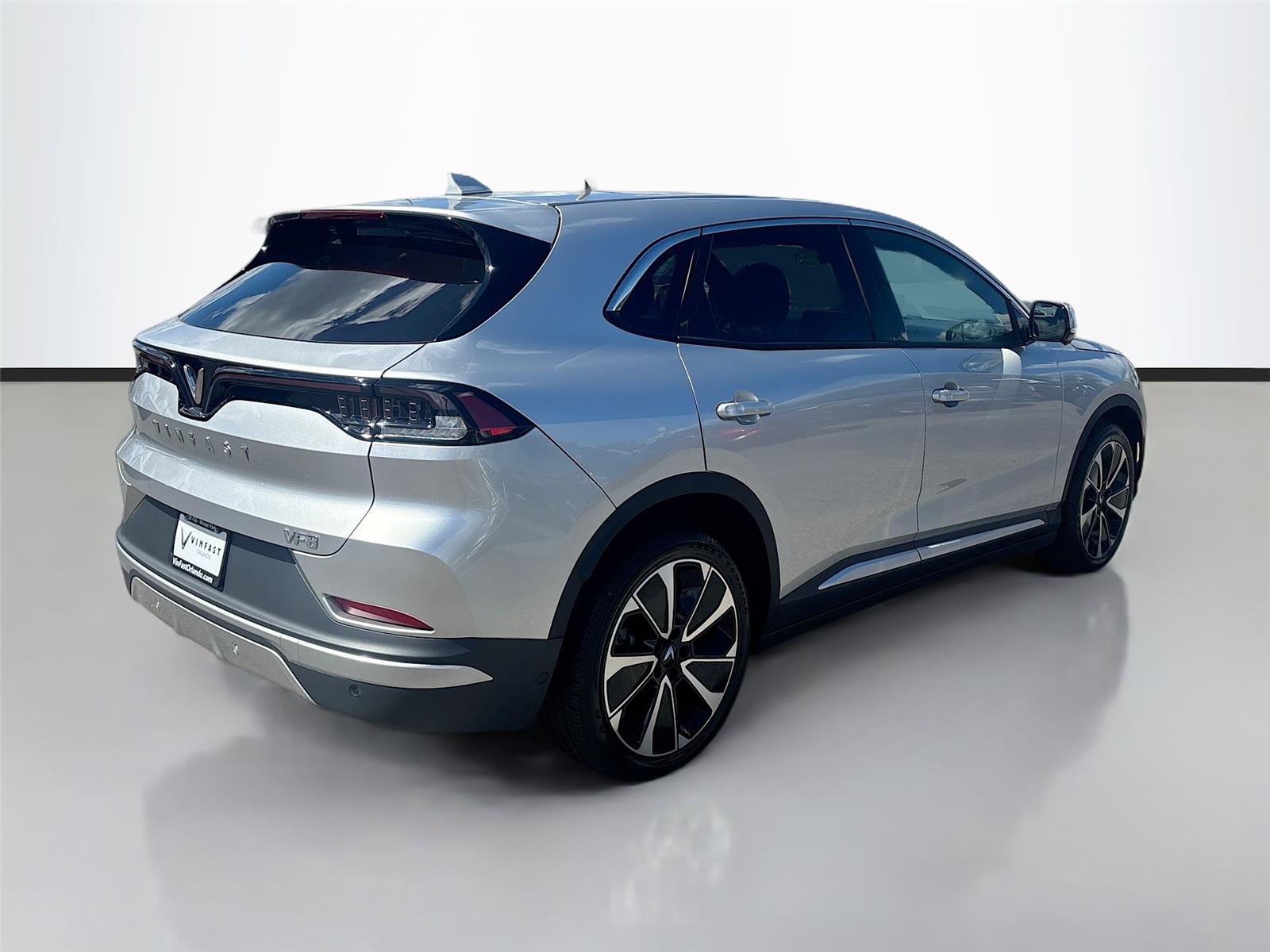 2025 VinFast VF 8 Plus