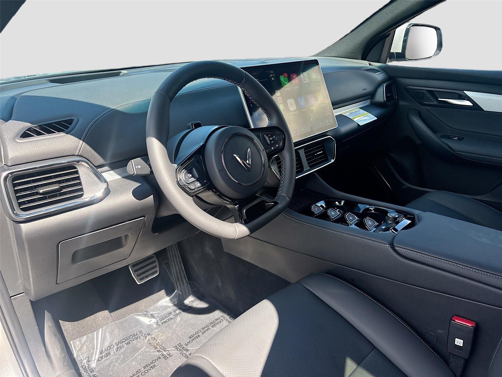 2025 VinFast VF 8 Plus