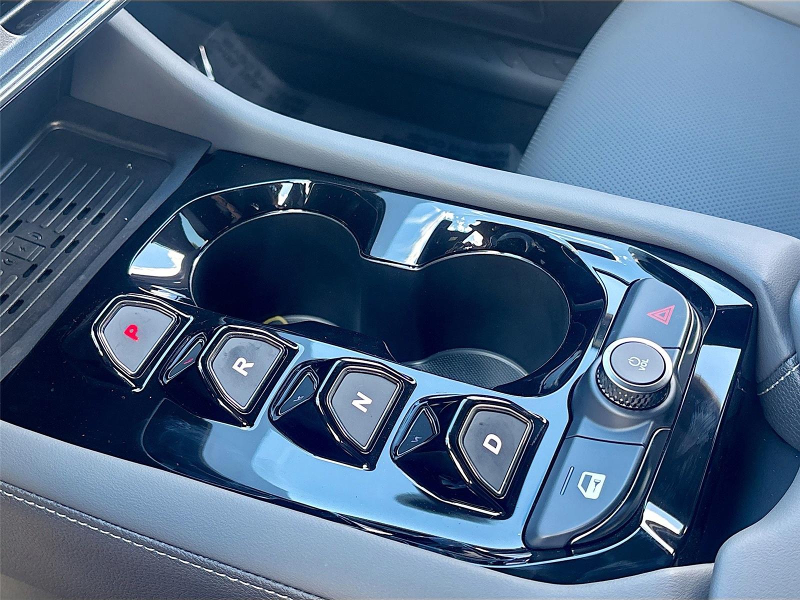 2025 VinFast VF 8 Plus