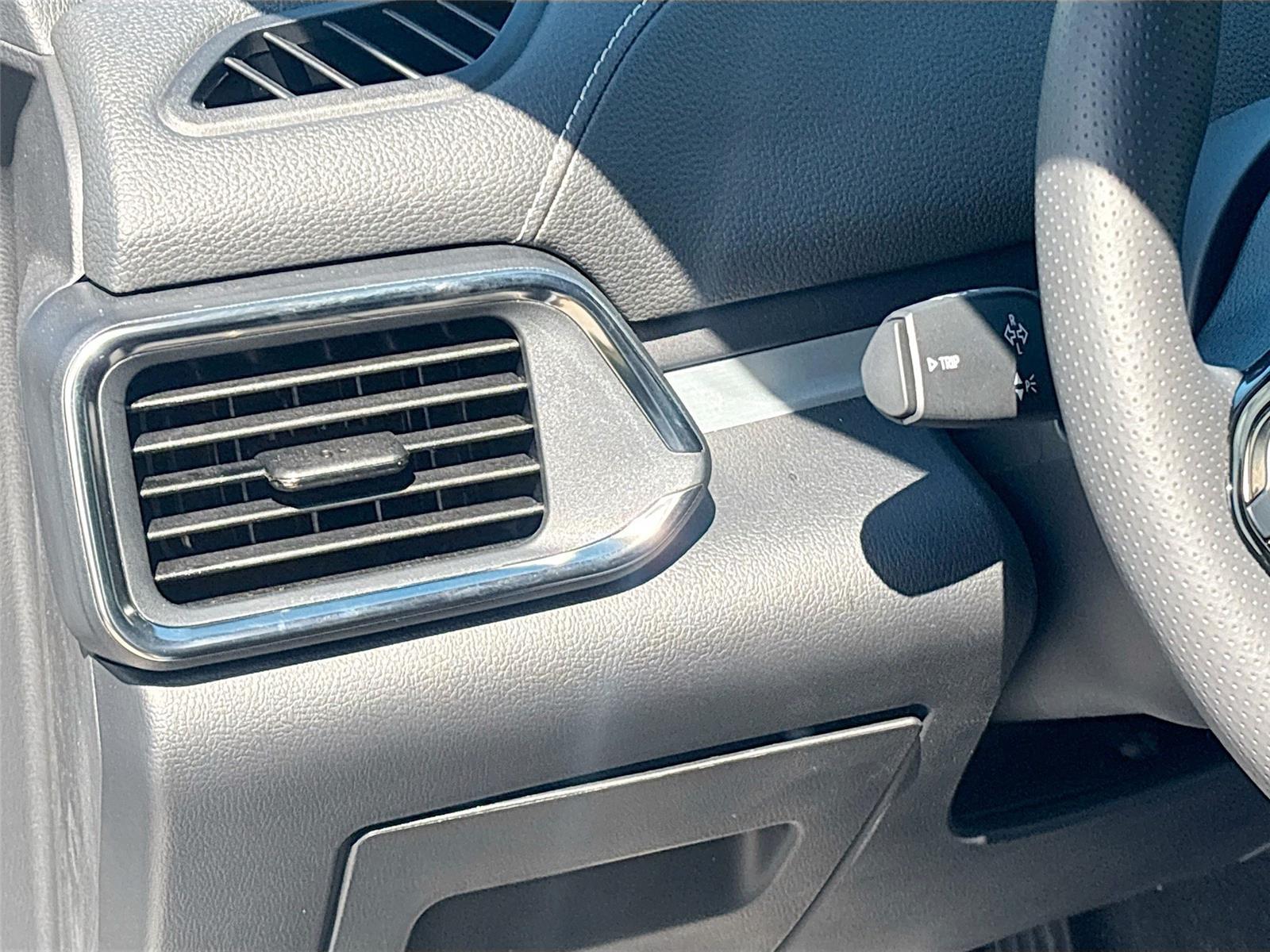 2025 VinFast VF 8 Plus