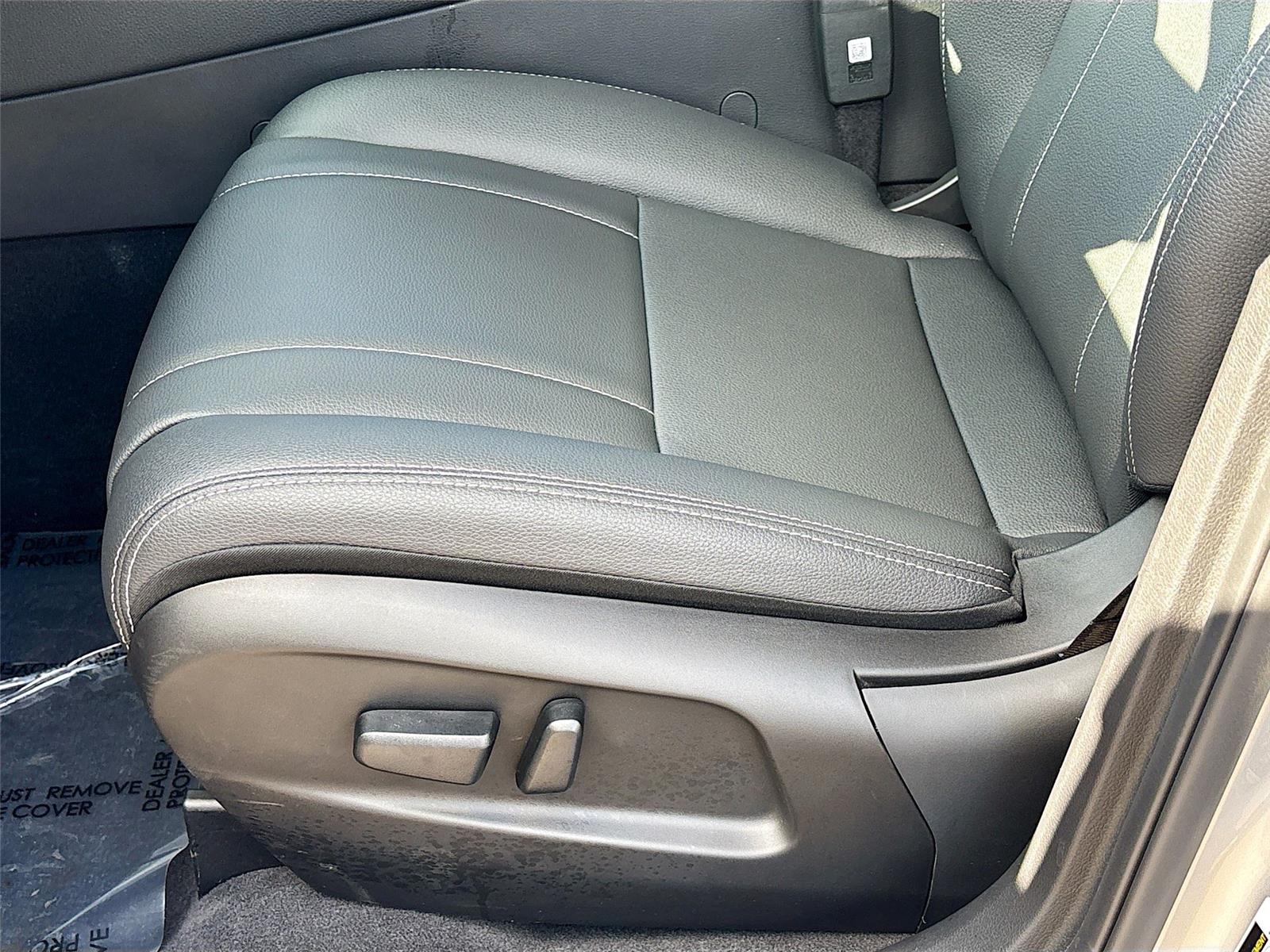 2025 VinFast VF 8 Eco