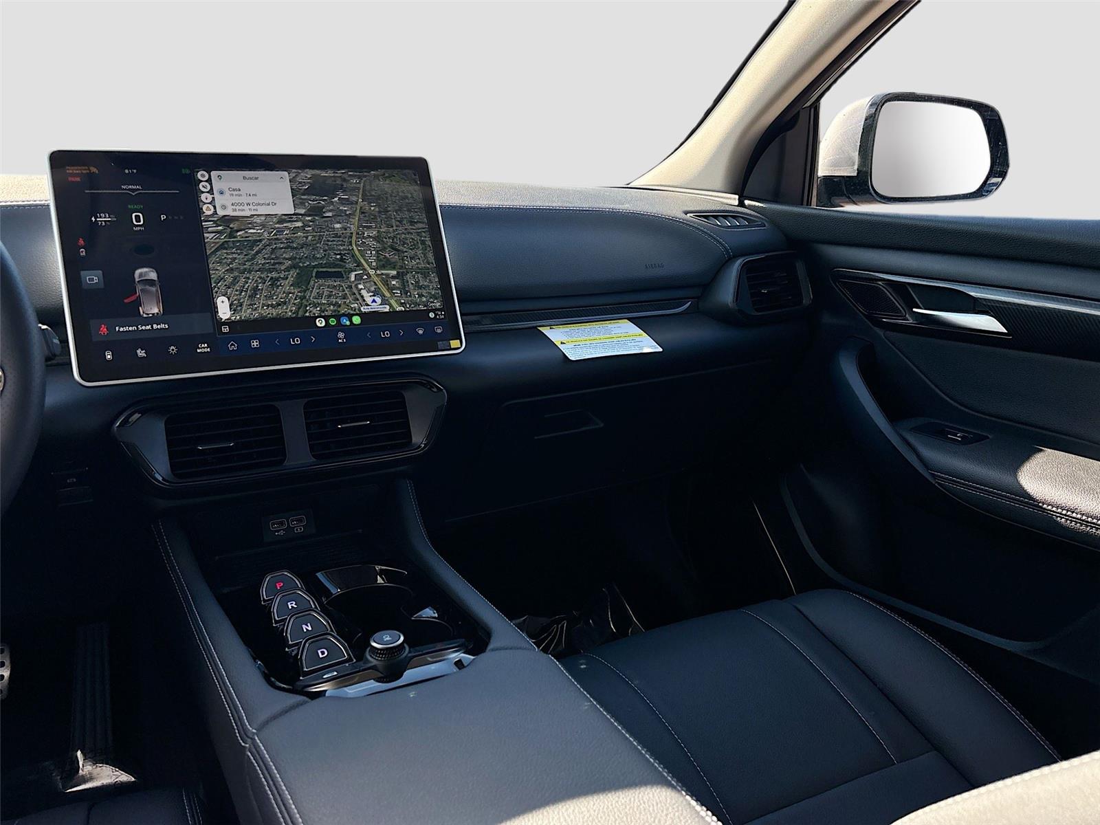 2025 VinFast VF 8 Eco