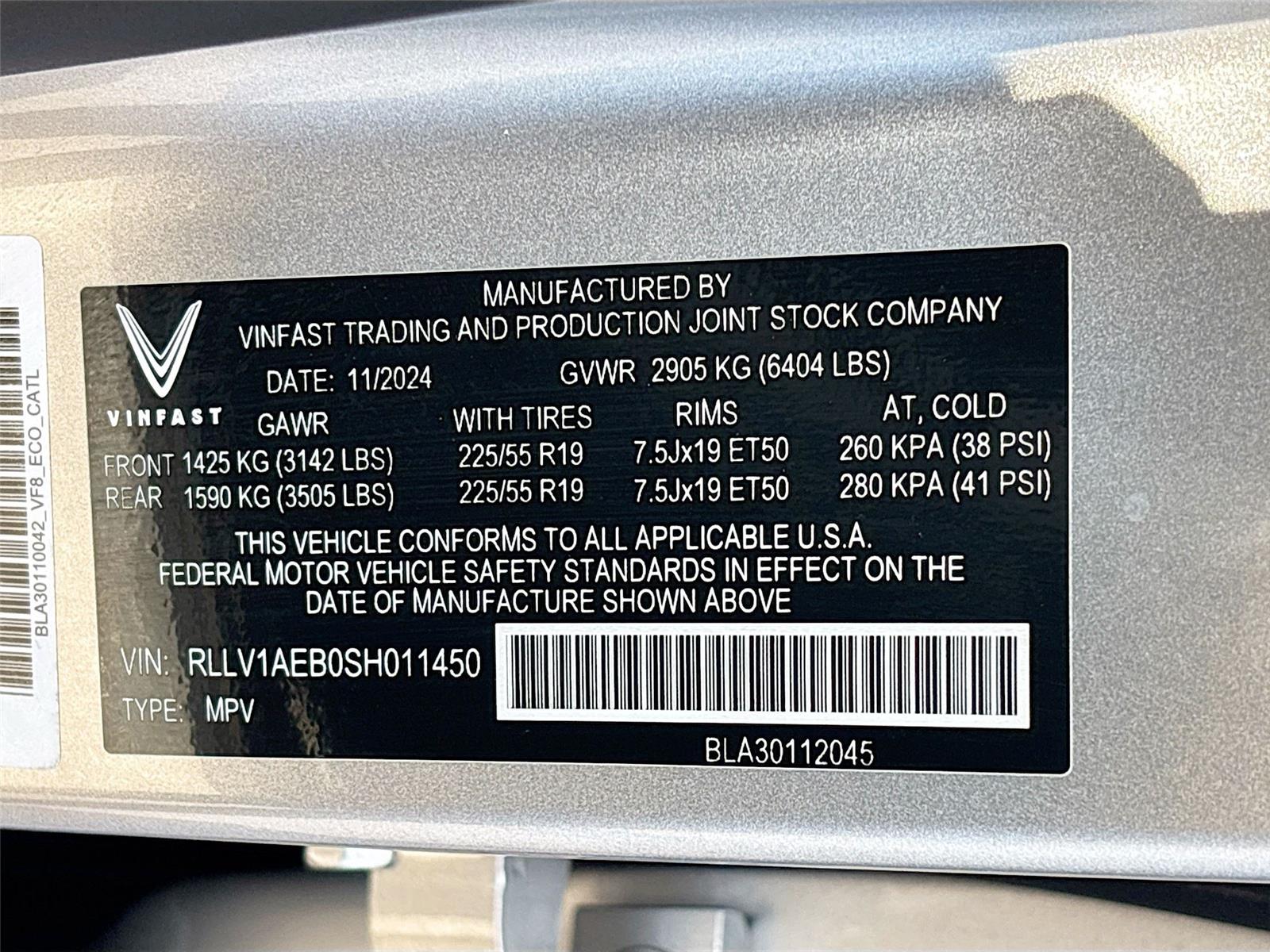 2025 VinFast VF 8 Eco