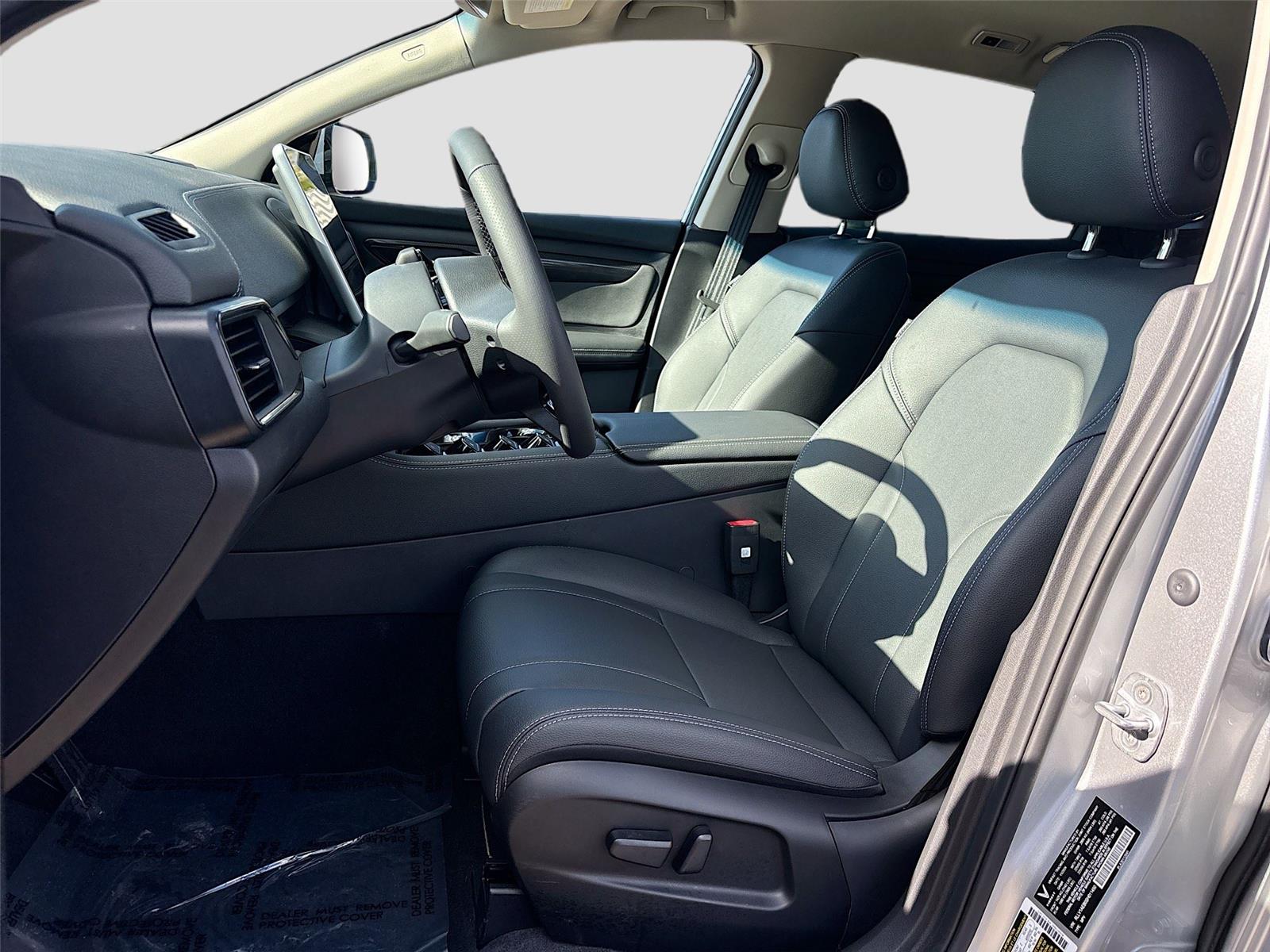 2025 VinFast VF 8 Eco