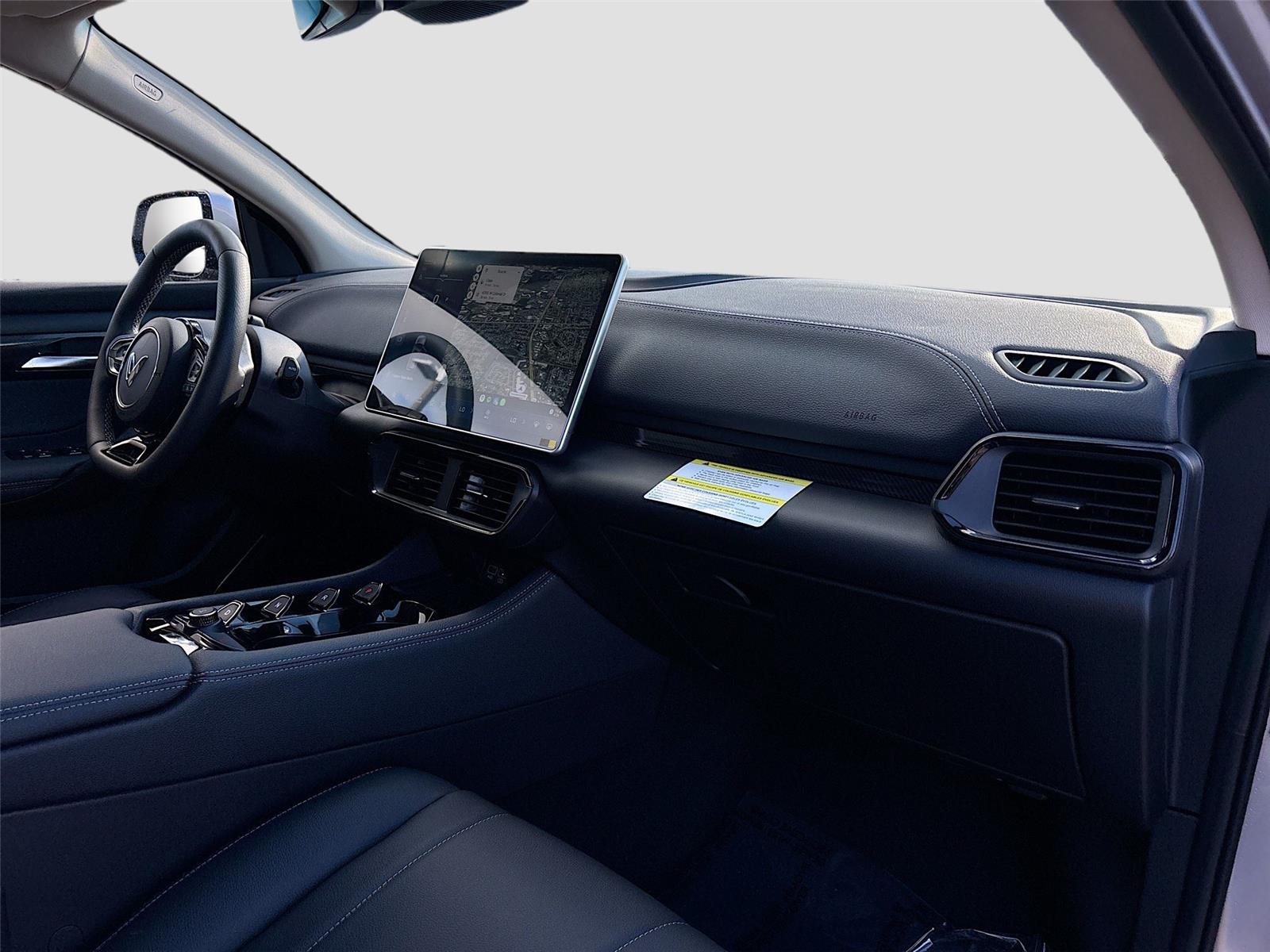 2025 VinFast VF 8 Eco