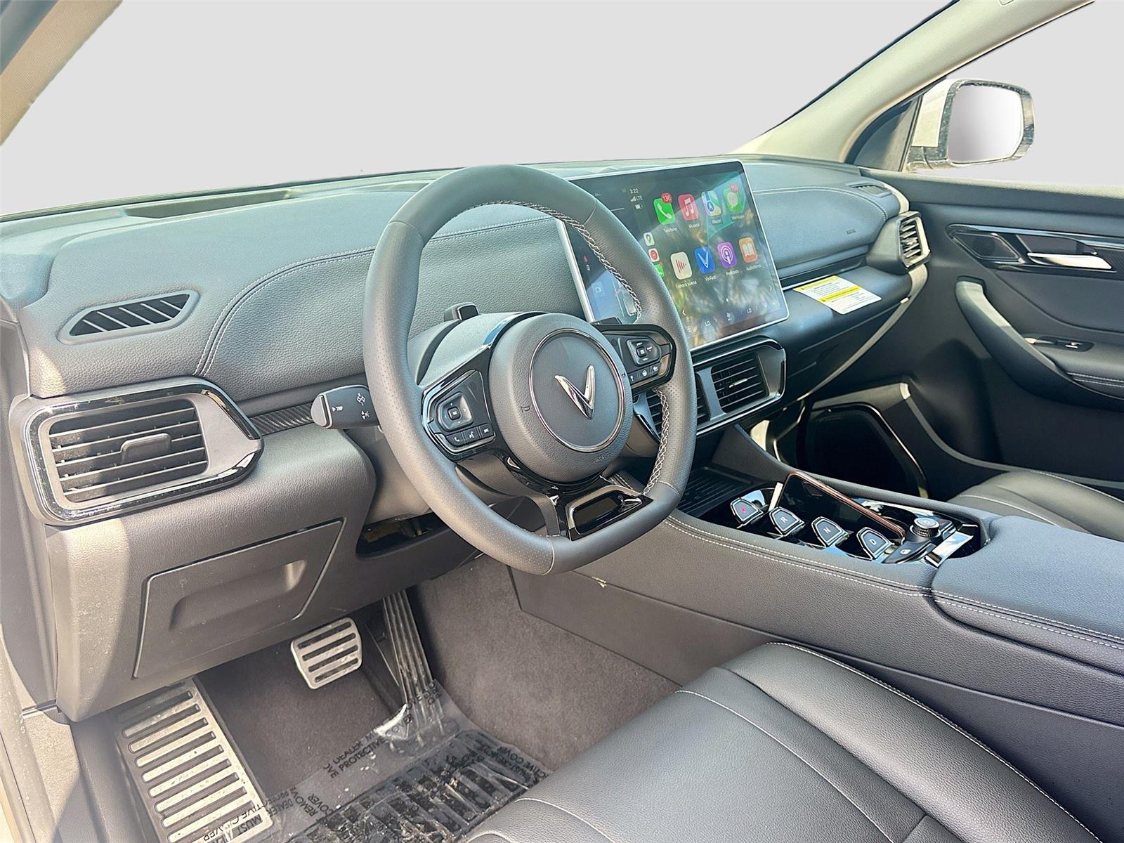 2025 VinFast VF 8 Eco