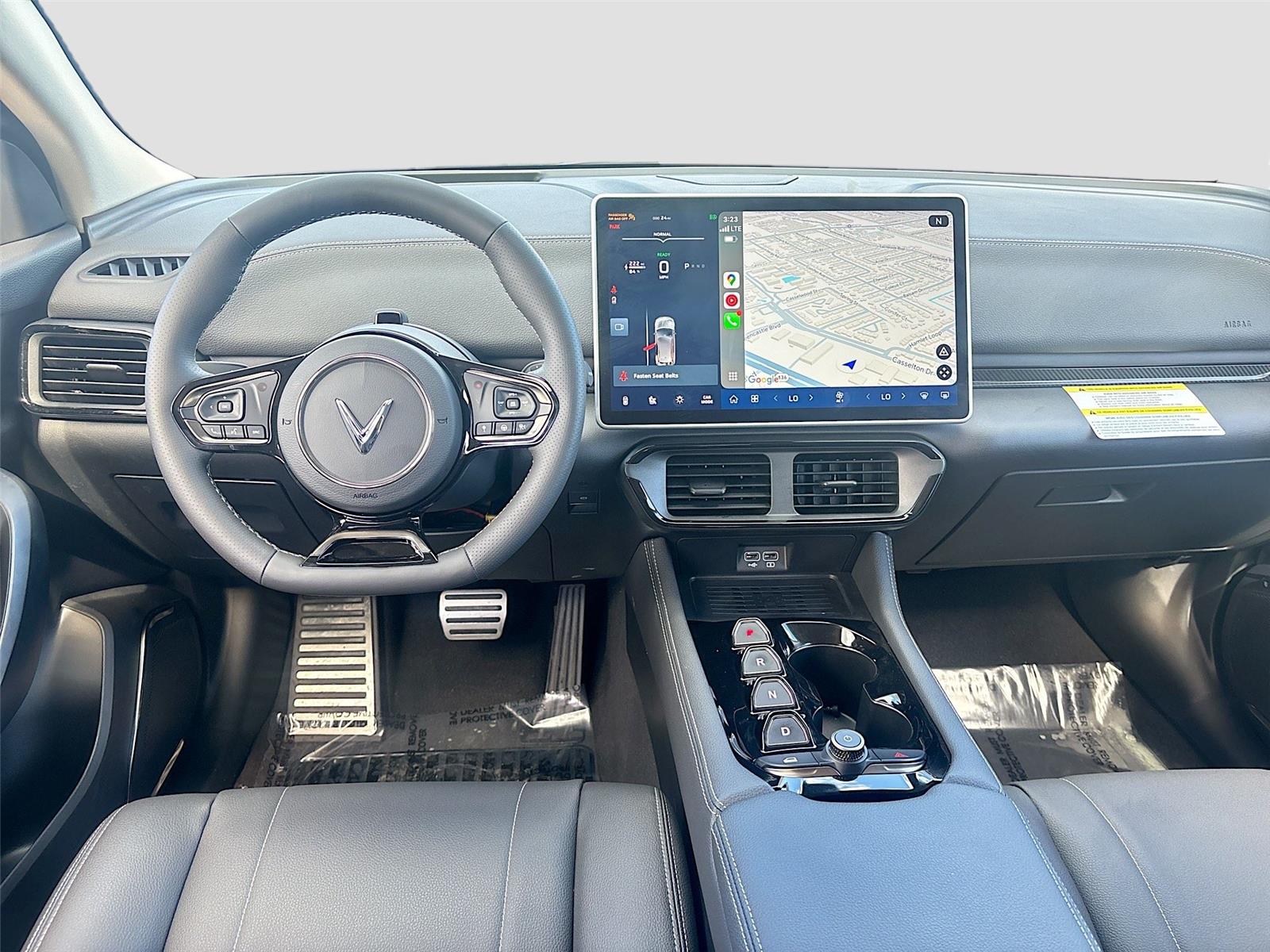 2025 VinFast VF 8 Eco