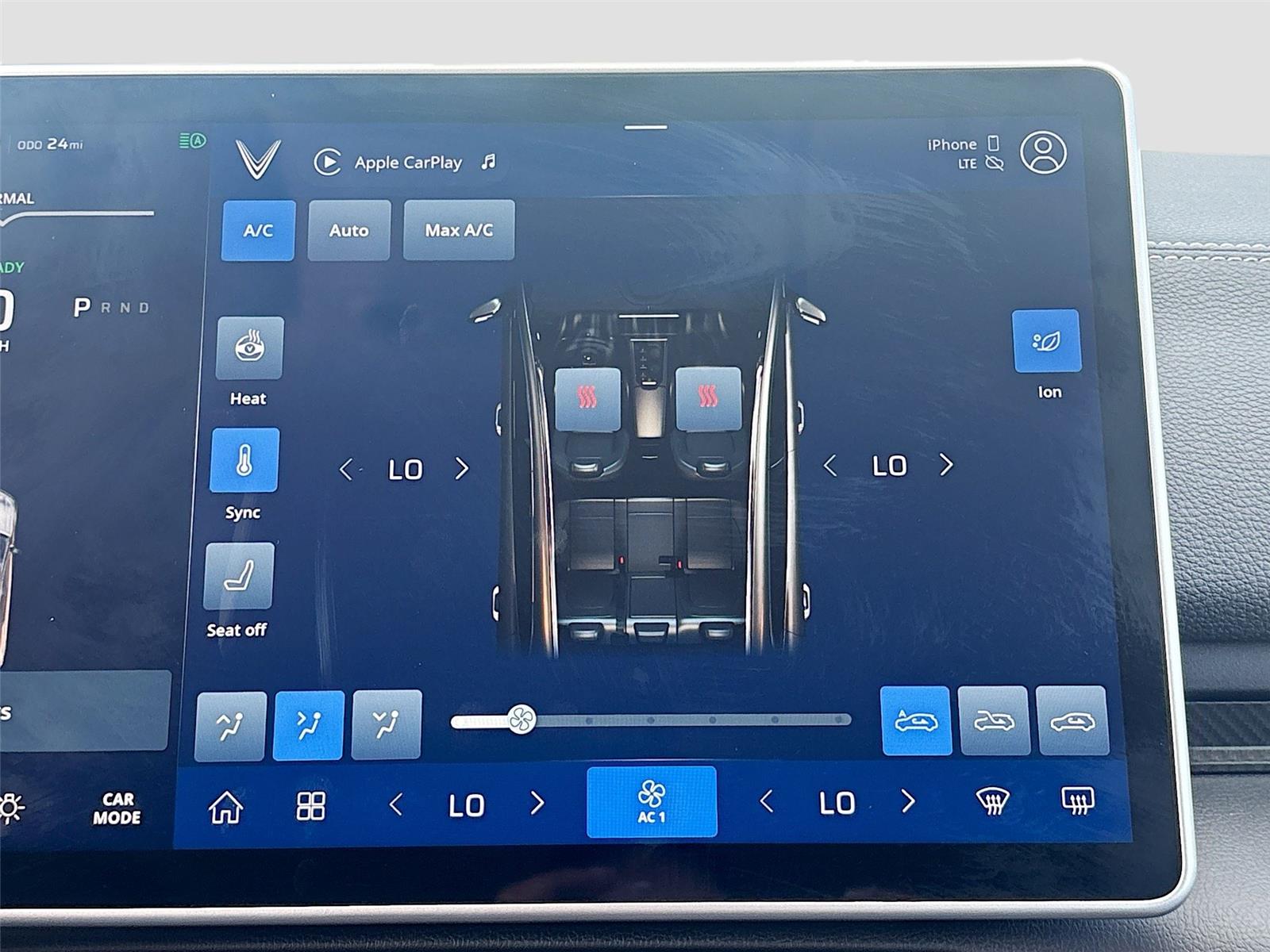 2025 VinFast VF 8 Eco