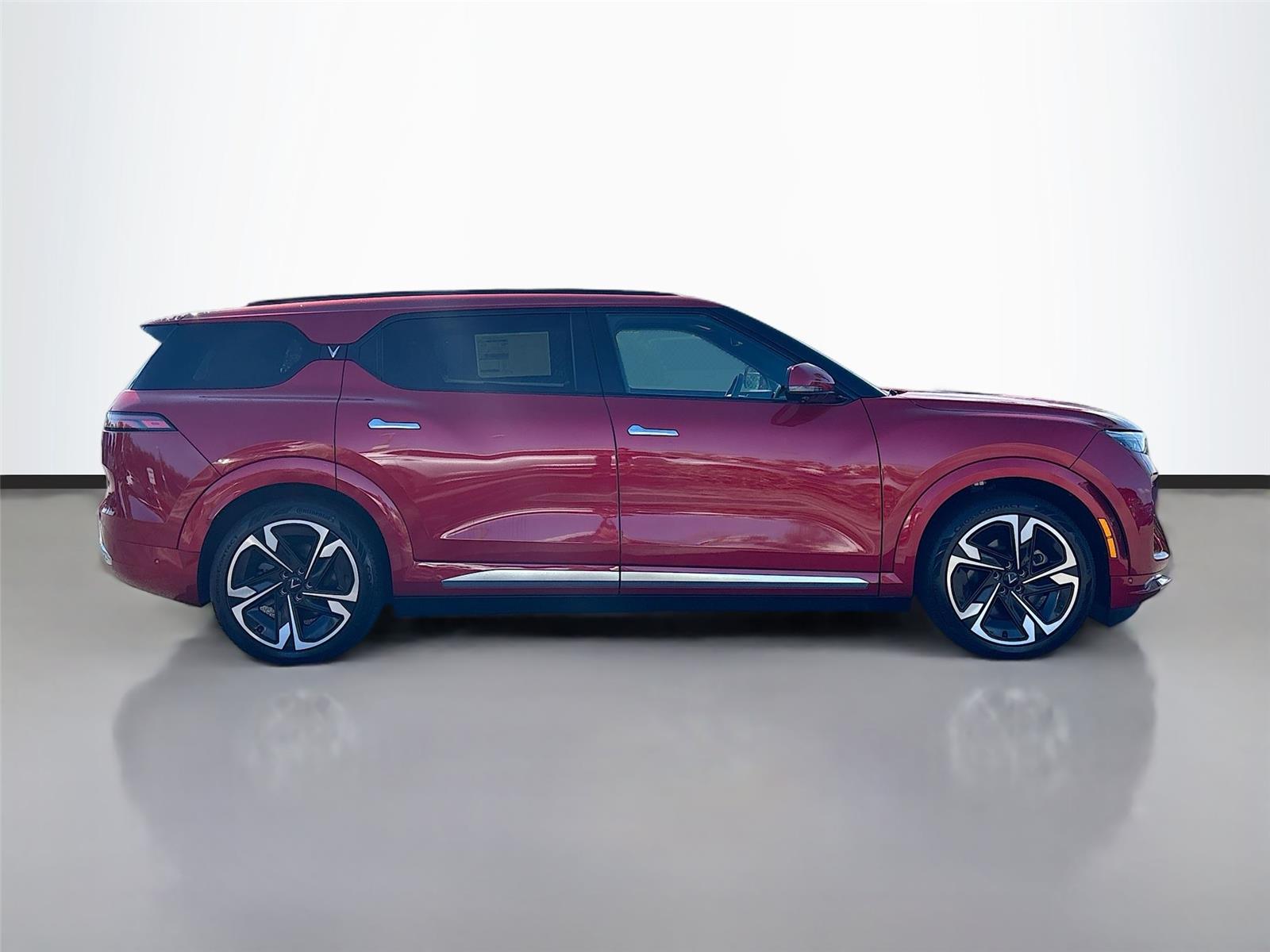 2024 VinFast VF 9 Plus